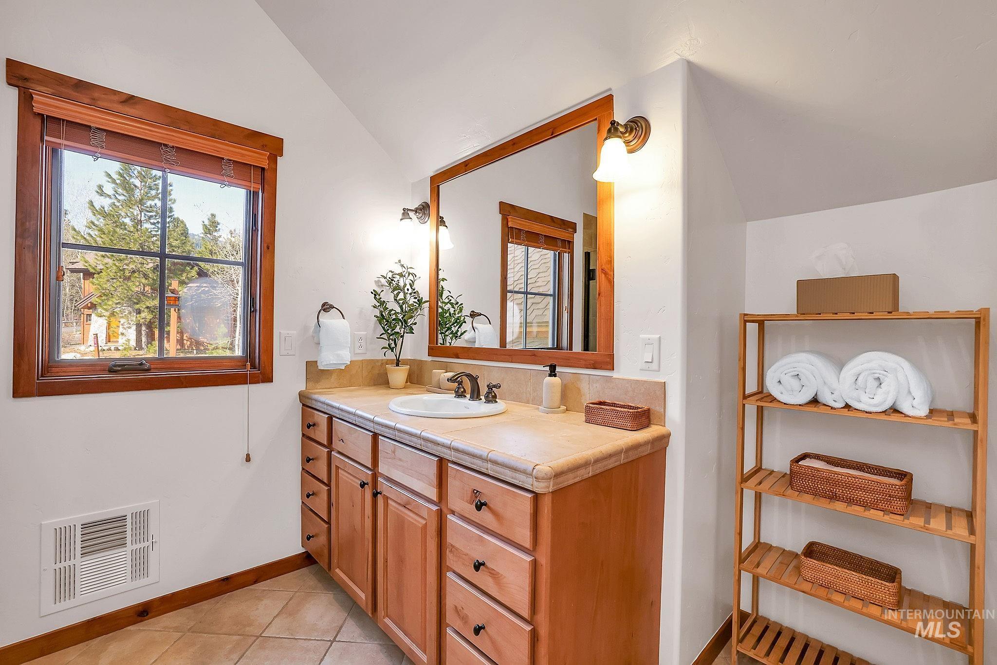 78 Clearwater Court, Donnelly, Idaho 83615, 3 Bedrooms, 3 Bathrooms, Residential For Sale, Price $1,199,000,MLS 98999962