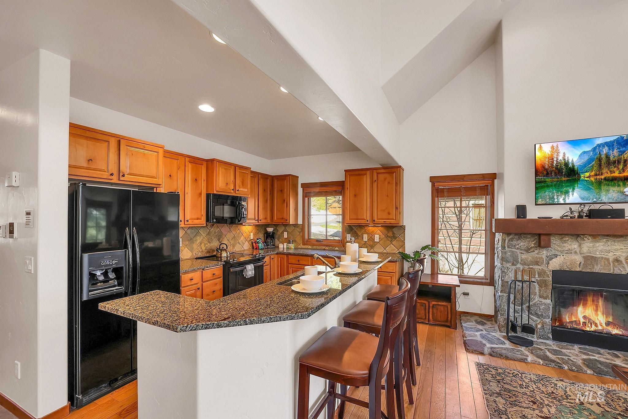 78 Clearwater Court, Donnelly, Idaho 83615, 3 Bedrooms, 3 Bathrooms, Residential For Sale, Price $1,199,000,MLS 98999962