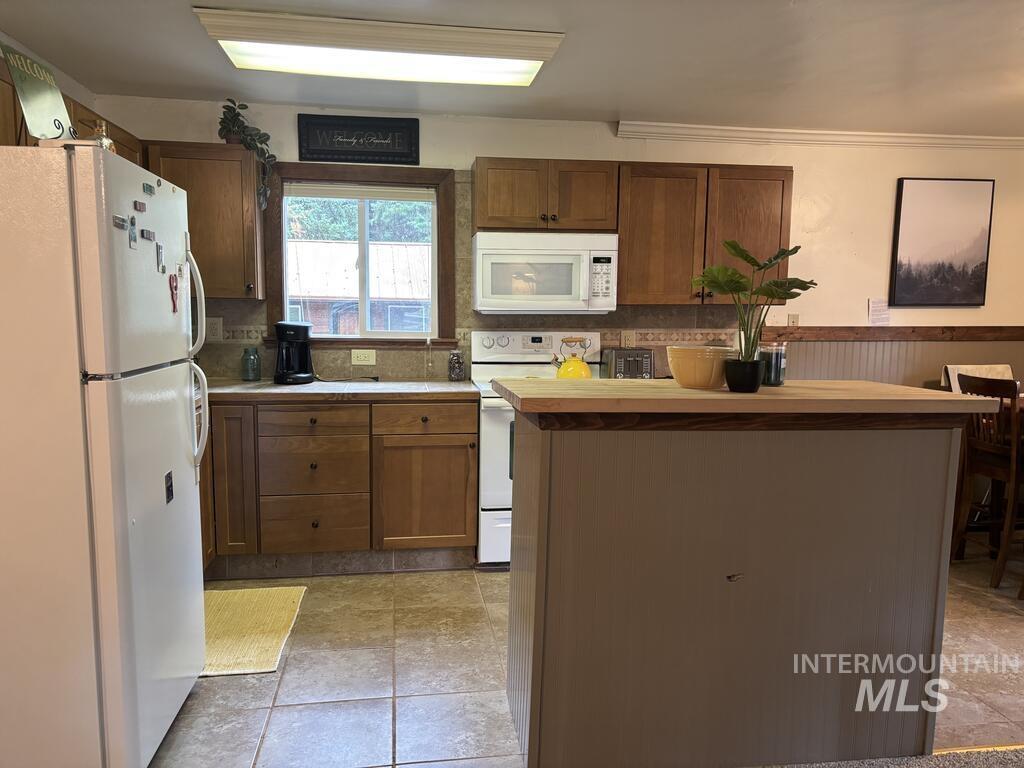 655 West Mountain Rd, Cascade, Idaho 83611, 2 Bedrooms, 1 Bathroom, Residential For Sale, Price $199,900,MLS 98999963