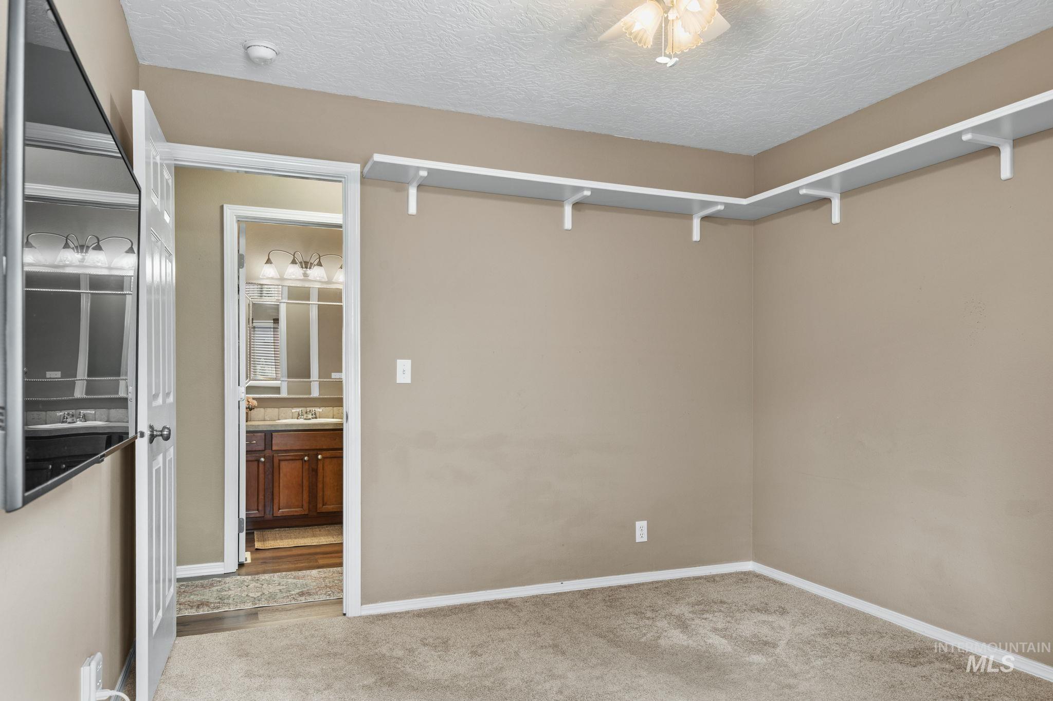 16526 Antigua Ave, Caldwell, Idaho 83607, 3 Bedrooms, 2 Bathrooms, Residential For Sale, Price $374,900,MLS 98999967