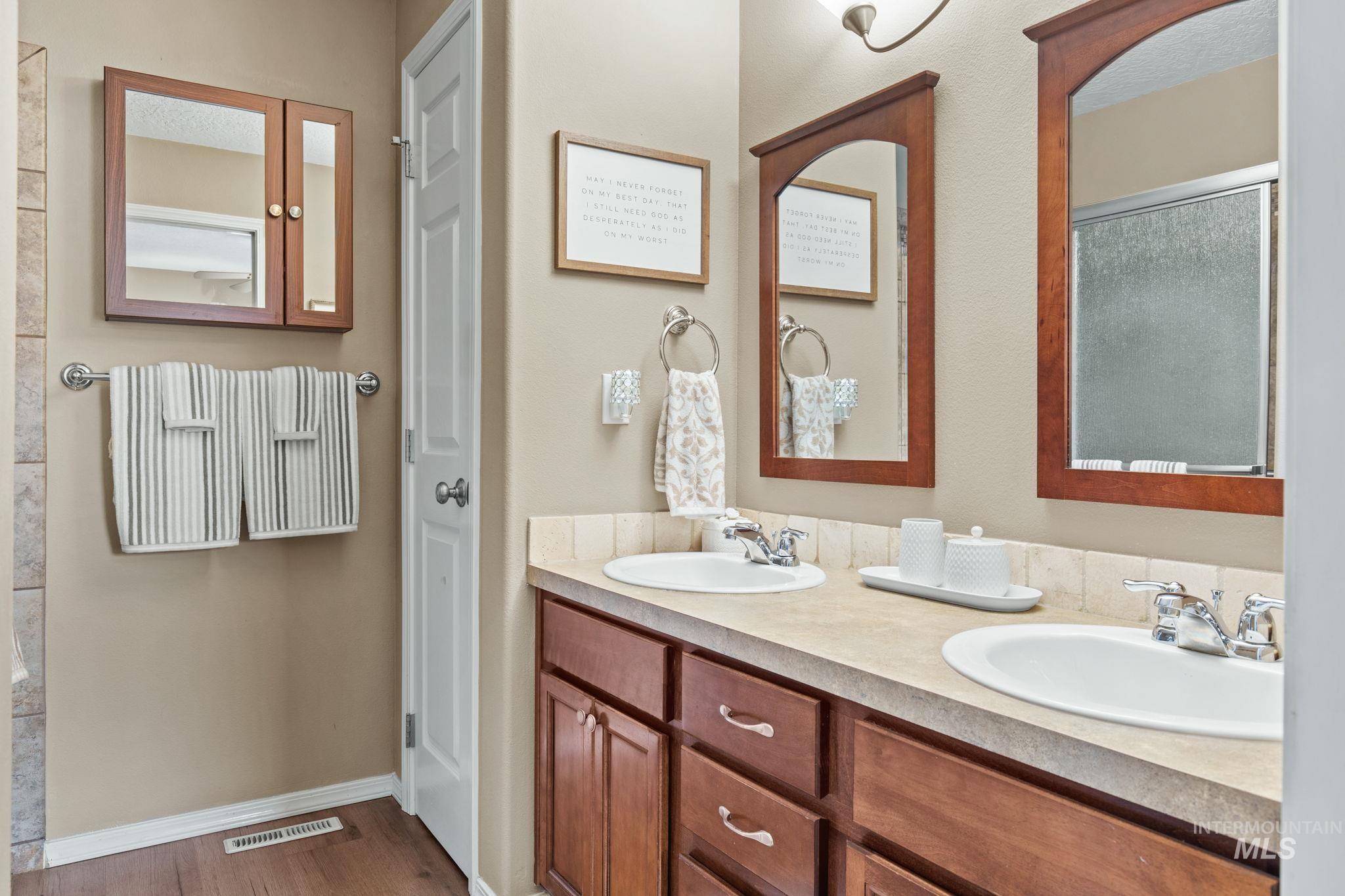 16526 Antigua Ave, Caldwell, Idaho 83607, 3 Bedrooms, 2 Bathrooms, Residential For Sale, Price $374,900,MLS 98999967