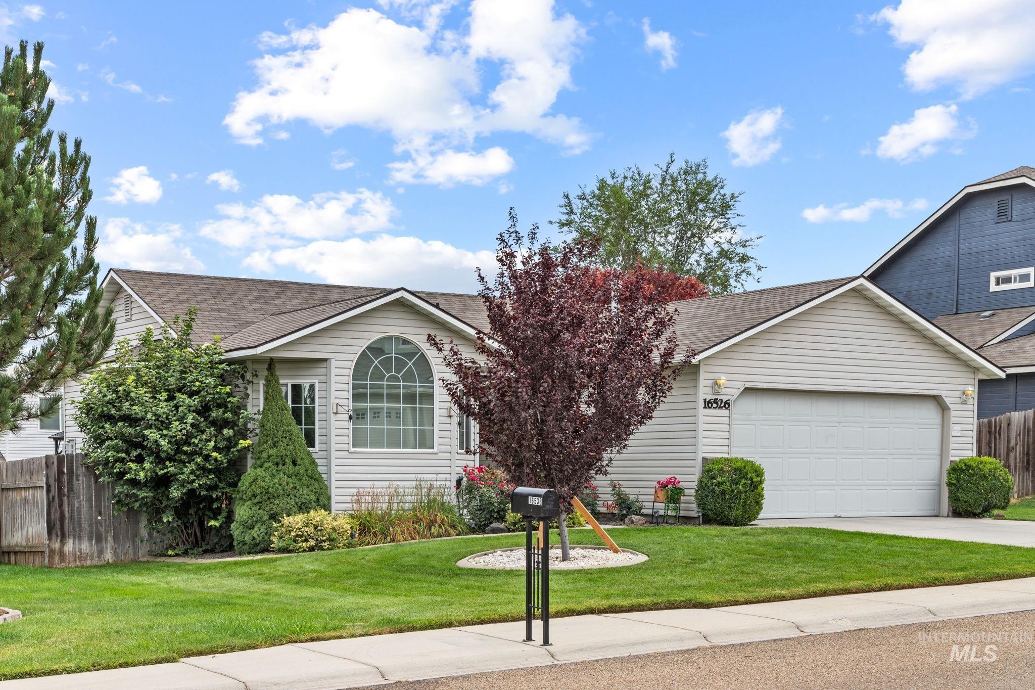 16526 Antigua Ave, Caldwell, Idaho 83607, 3 Bedrooms, 2 Bathrooms, Residential For Sale, Price $374,900,MLS 98999967