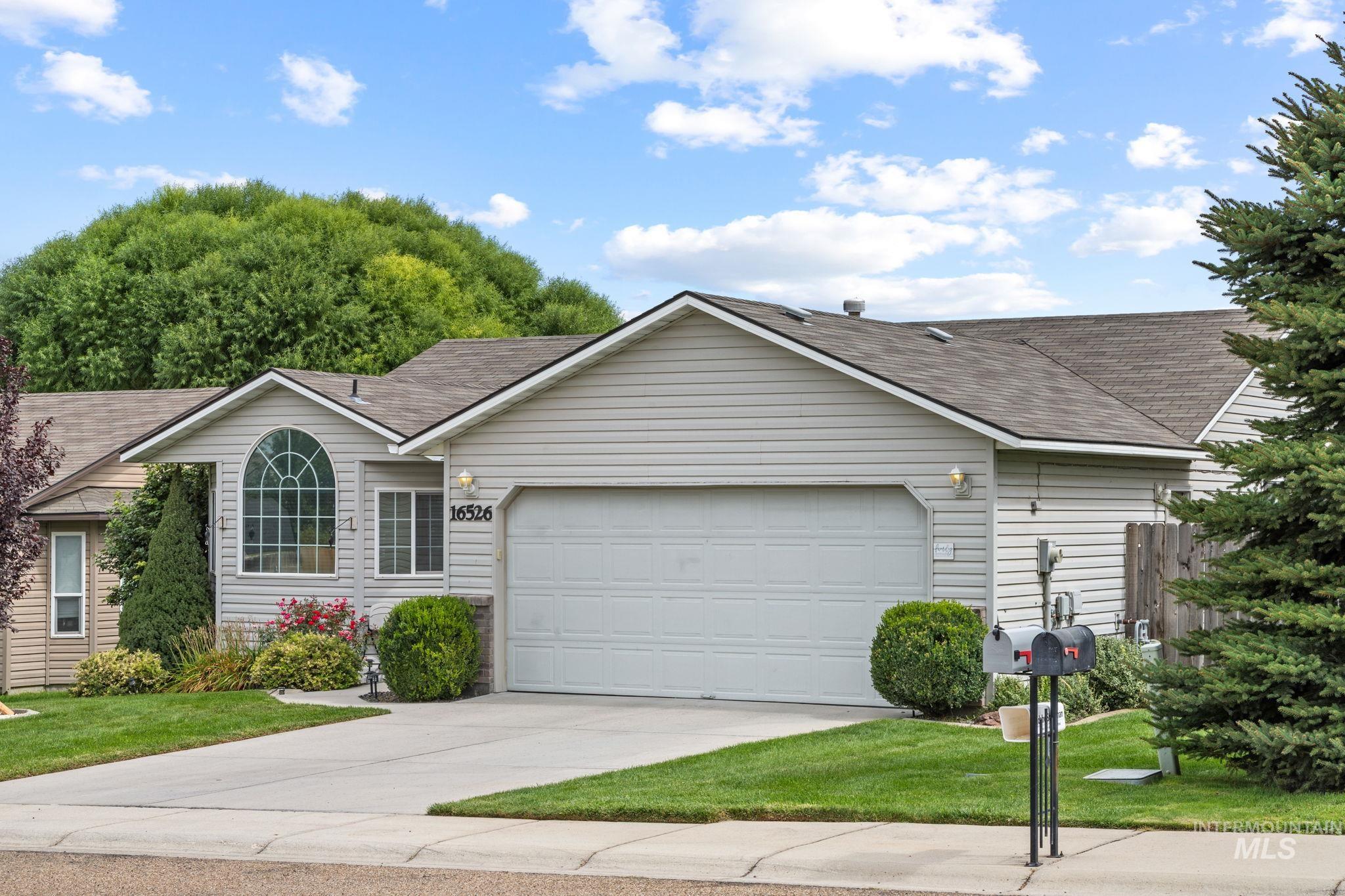 16526 Antigua Ave, Caldwell, Idaho 83607, 3 Bedrooms, 2 Bathrooms, Residential For Sale, Price $374,900,MLS 98999967