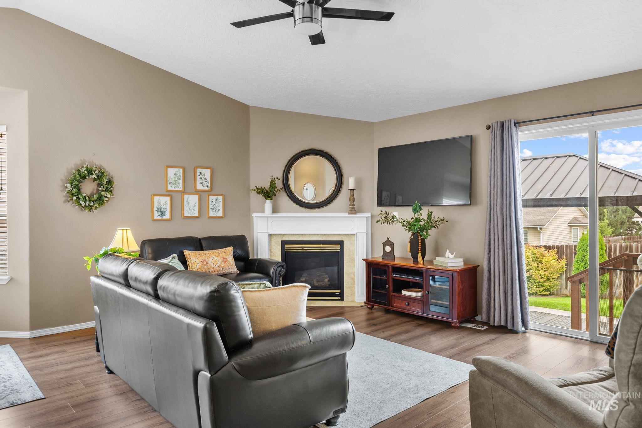 16526 Antigua Ave, Caldwell, Idaho 83607, 3 Bedrooms, 2 Bathrooms, Residential For Sale, Price $374,900,MLS 98999967