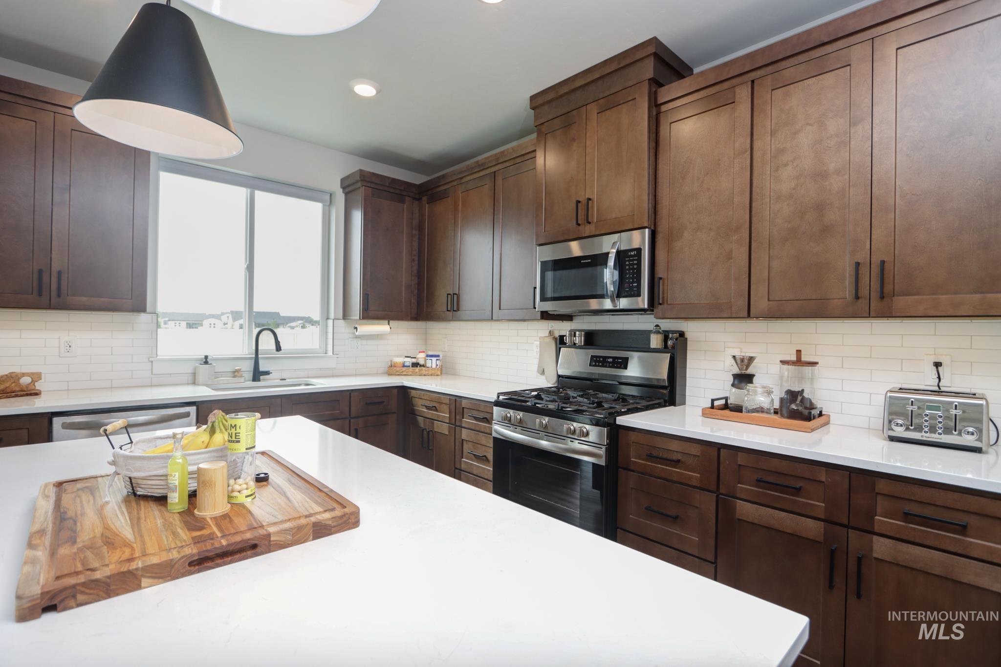 12615 W Rosetta Dr, Star, Idaho 83669, 3 Bedrooms, 2.5 Bathrooms, Residential For Sale, Price $519,900,MLS 98999970