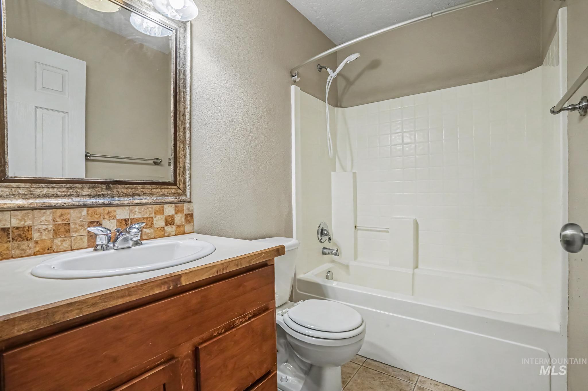 3004 Stone Creek St, Caldwell, Idaho 83605, 3 Bedrooms, 2 Bathrooms, Residential For Sale, Price $355,000,MLS 98999972