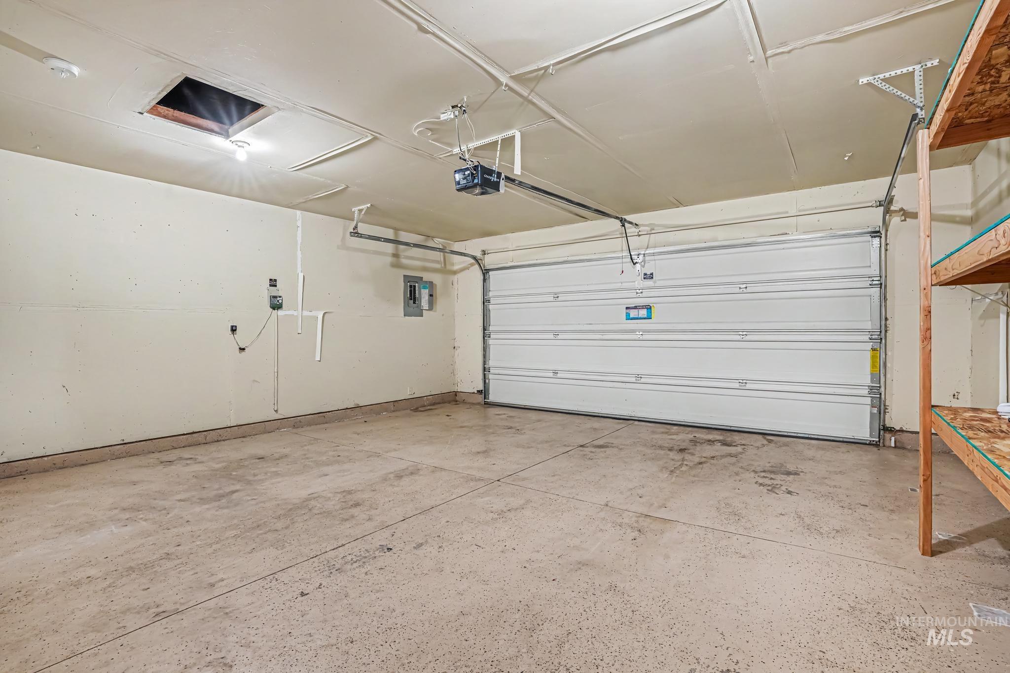 3004 Stone Creek St, Caldwell, Idaho 83605, 3 Bedrooms, 2 Bathrooms, Residential For Sale, Price $355,000,MLS 98999972