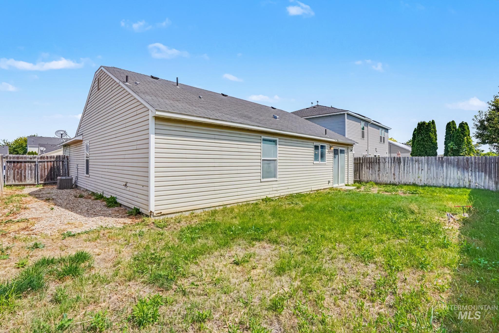 3004 Stone Creek St, Caldwell, Idaho 83605, 3 Bedrooms, 2 Bathrooms, Residential For Sale, Price $355,000,MLS 98999972