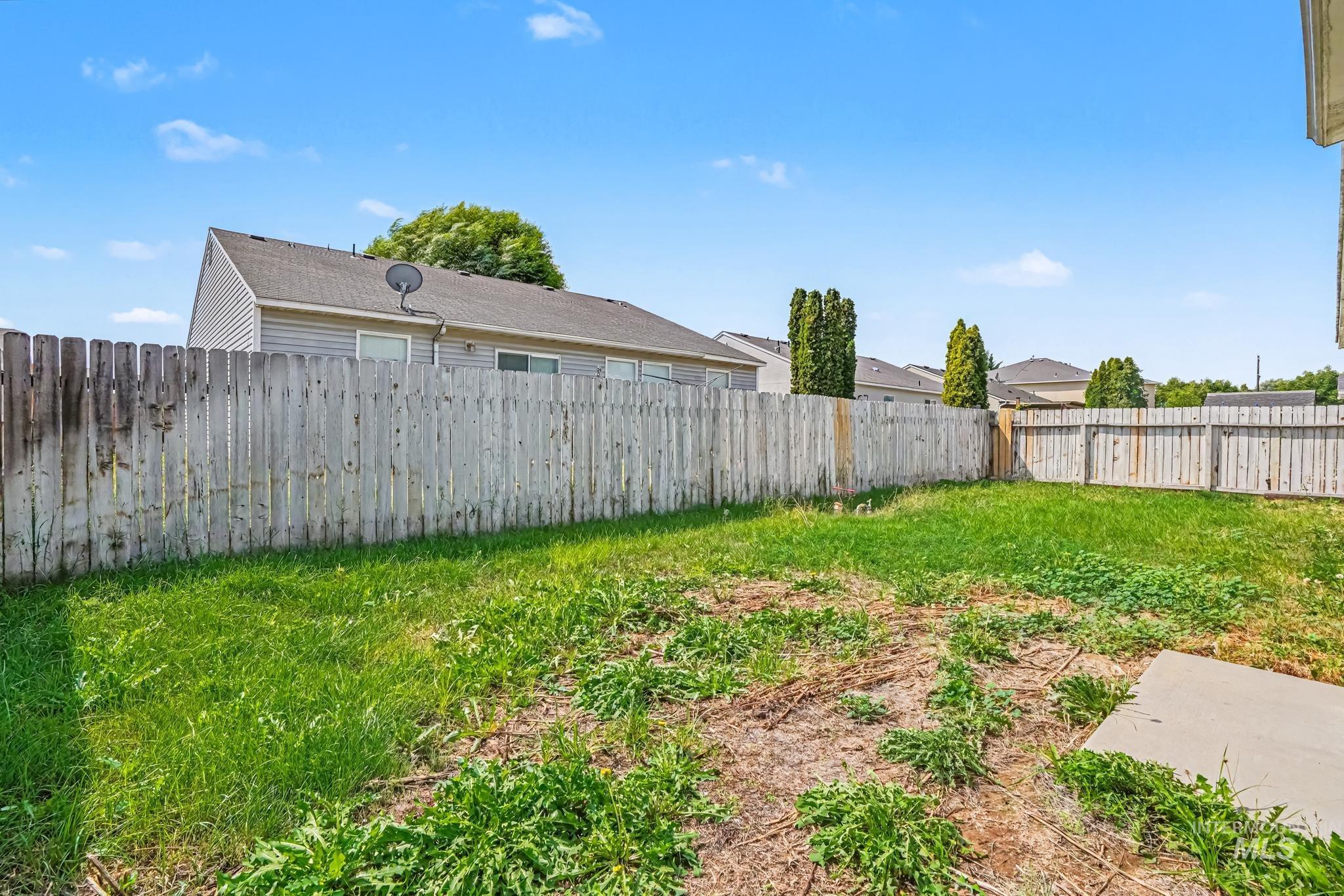3004 Stone Creek St, Caldwell, Idaho 83605, 3 Bedrooms, 2 Bathrooms, Residential For Sale, Price $355,000,MLS 98999972