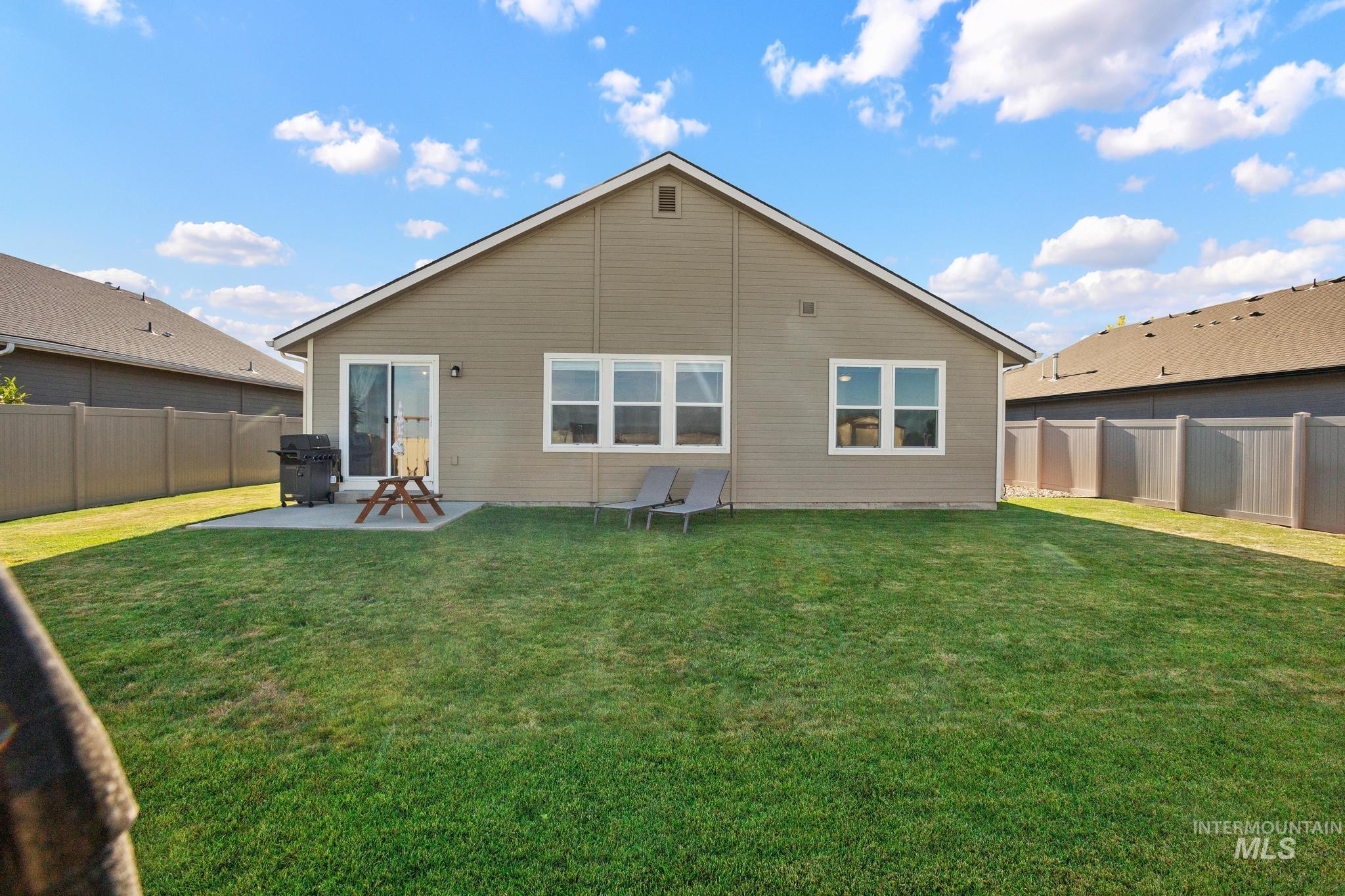 15852 N Freestone Way, Nampa, Idaho 83651, 3 Bedrooms, 2 Bathrooms, Residential For Sale, Price $399,990,MLS 98999974