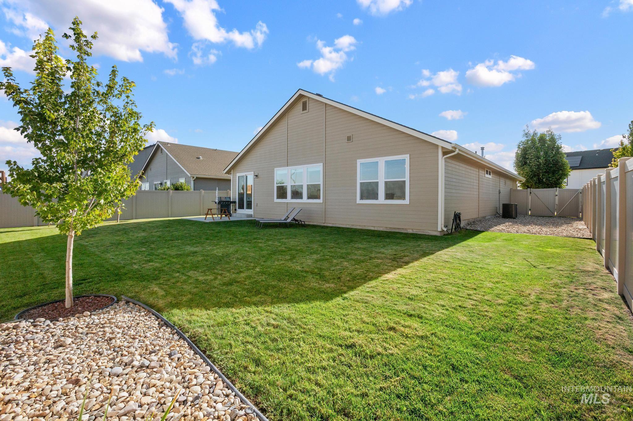 15852 N Freestone Way, Nampa, Idaho 83651, 3 Bedrooms, 2 Bathrooms, Residential For Sale, Price $399,990,MLS 98999974