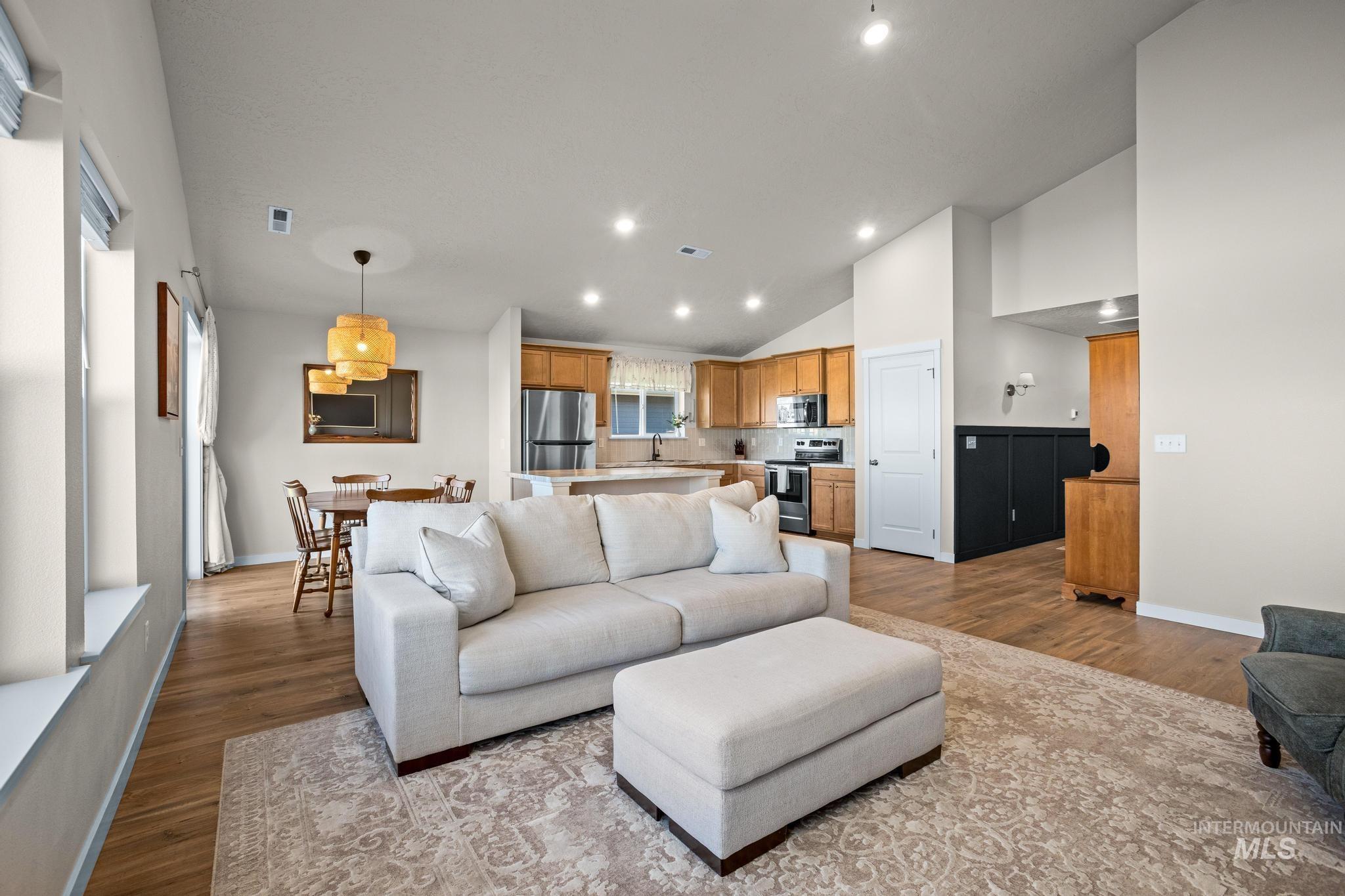 15852 N Freestone Way, Nampa, Idaho 83651, 3 Bedrooms, 2 Bathrooms, Residential For Sale, Price $399,990,MLS 98999974