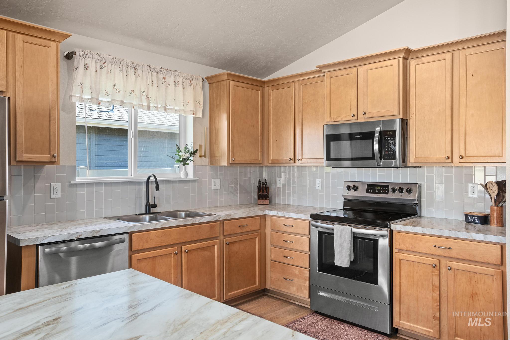 15852 N Freestone Way, Nampa, Idaho 83651, 3 Bedrooms, 2 Bathrooms, Residential For Sale, Price $399,990,MLS 98999974