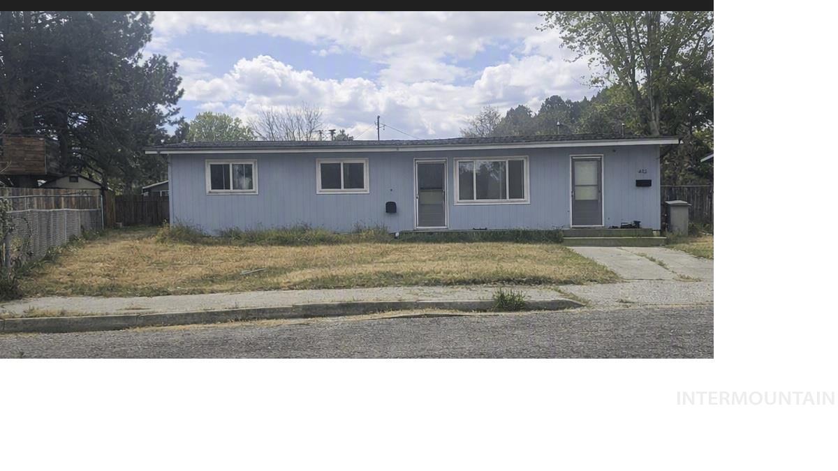 413 N 4th W, Mountain Home, Idaho 83647, 3 Bedrooms, 2 Bathrooms, Residential For Sale, Price $298,500,MLS 98999975