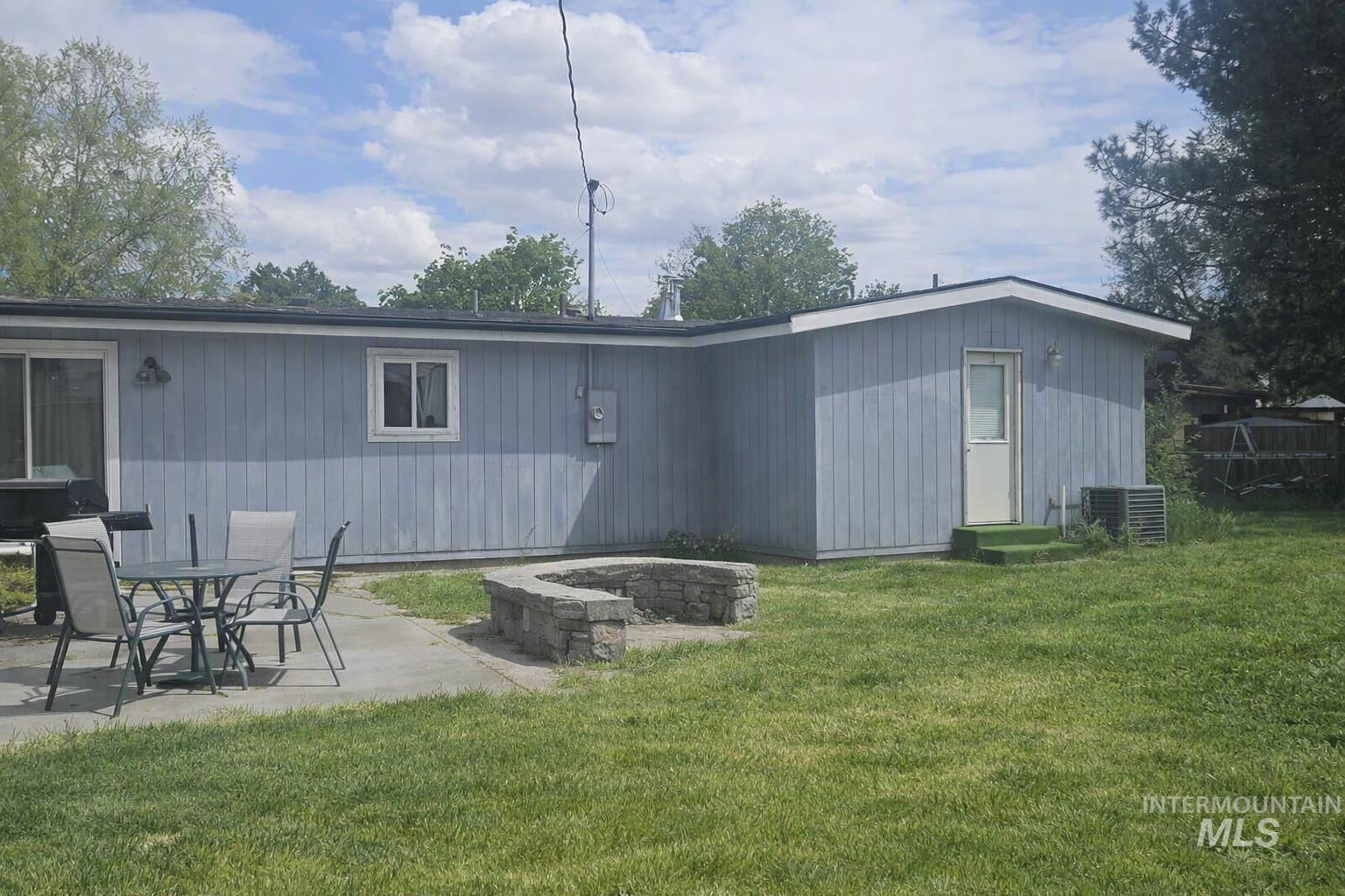 413 N 4th W, Mountain Home, Idaho 83647, 3 Bedrooms, 2 Bathrooms, Residential For Sale, Price $298,500,MLS 98999975
