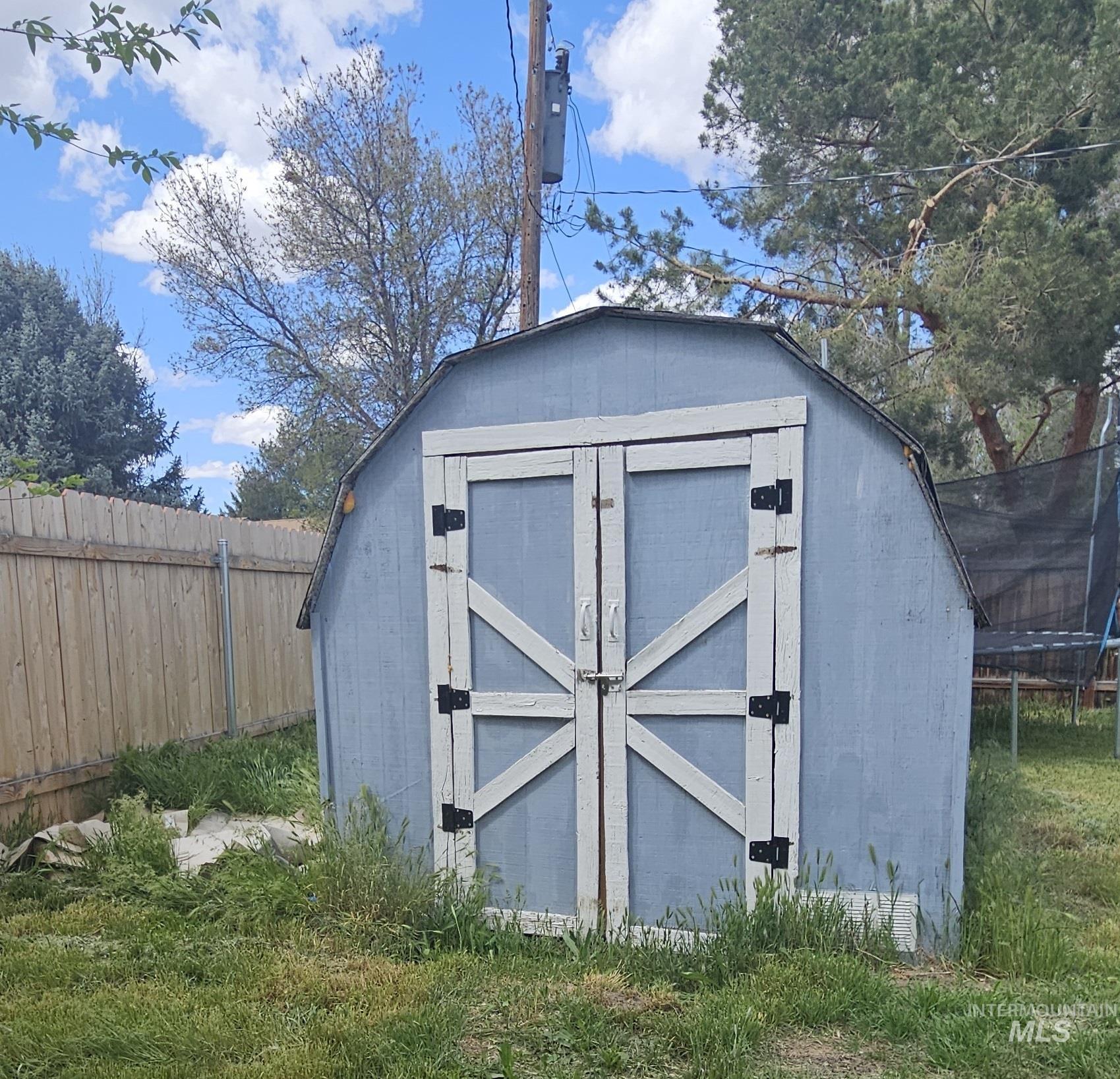 413 N 4th W, Mountain Home, Idaho 83647, 3 Bedrooms, 2 Bathrooms, Residential For Sale, Price $298,500,MLS 98999975
