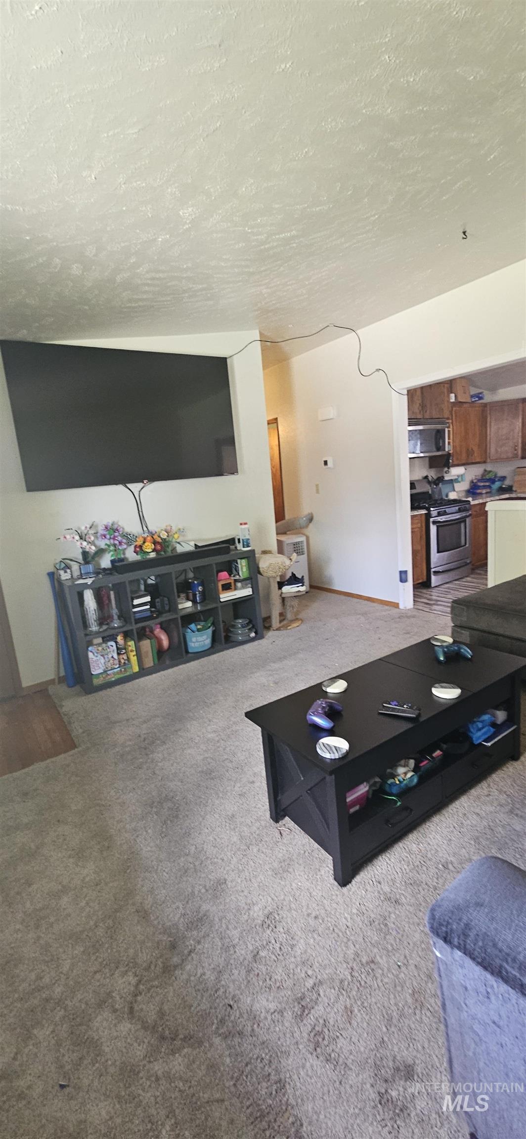 413 N 4th W, Mountain Home, Idaho 83647, 3 Bedrooms, 2 Bathrooms, Residential For Sale, Price $298,500,MLS 98999975