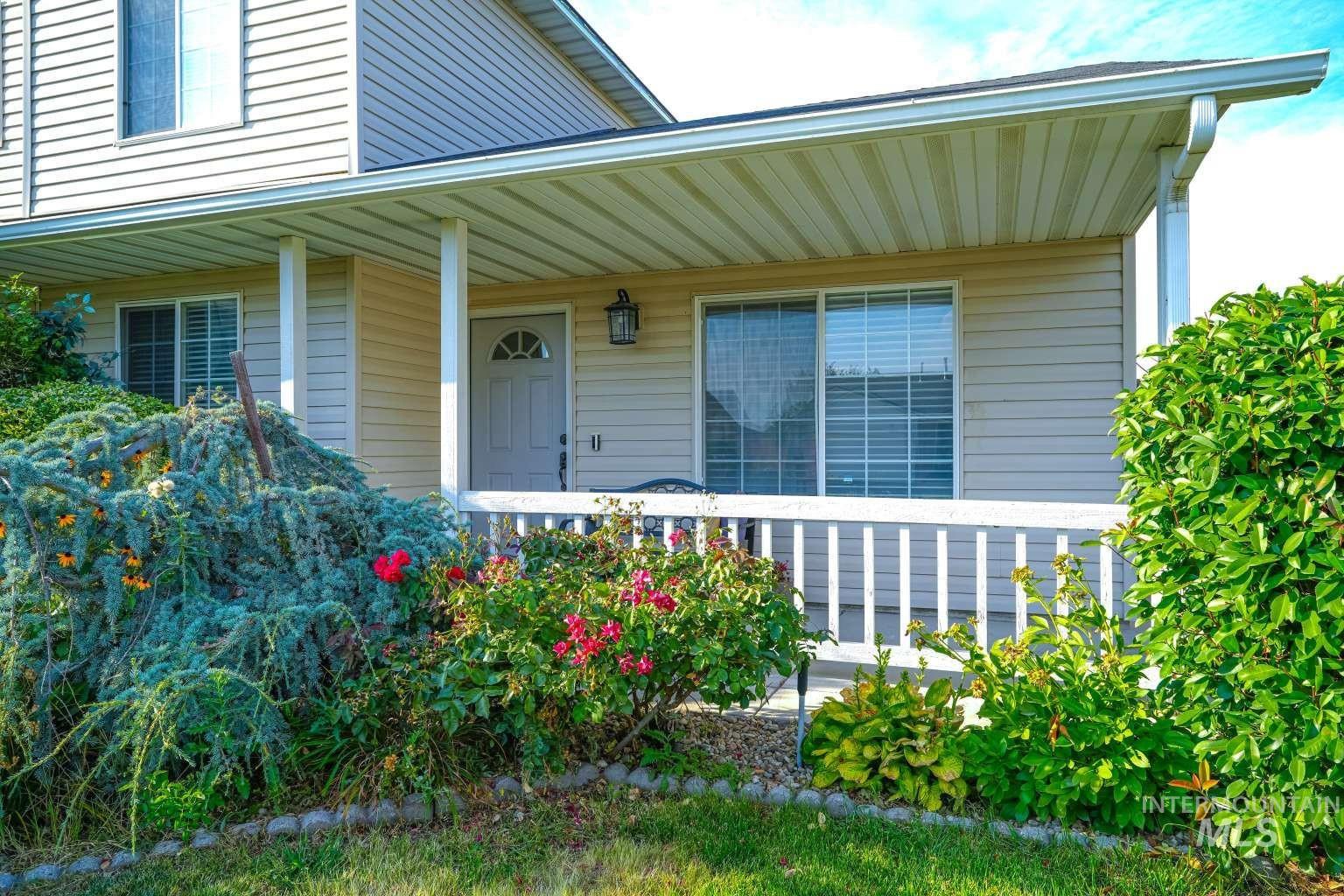 942 W Broadway Ave, Meridian, Idaho 83642, 4 Bedrooms, 3 Bathrooms, Residential For Sale, Price $619,000,MLS 98999979