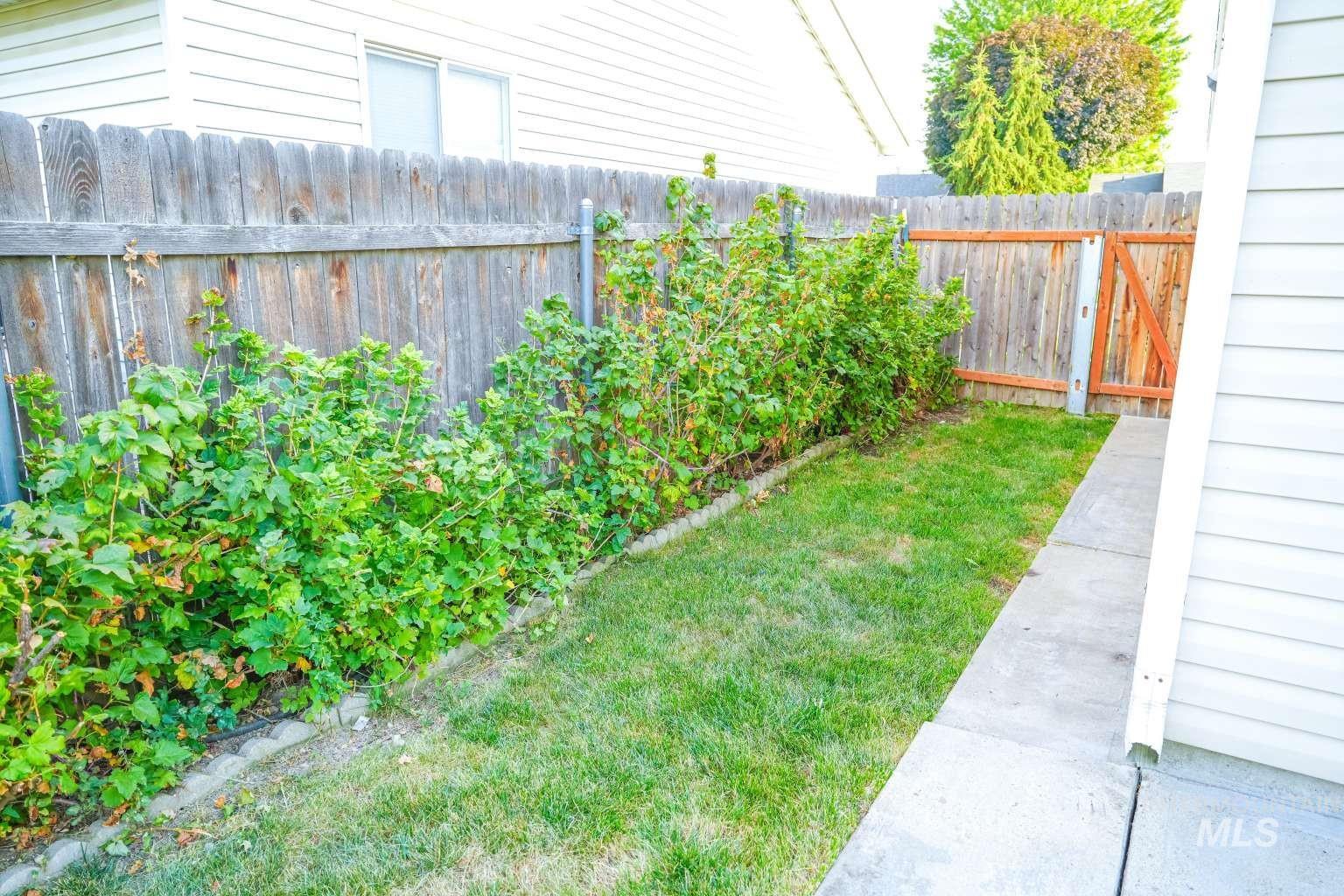 942 W Broadway Ave, Meridian, Idaho 83642, 4 Bedrooms, 3 Bathrooms, Residential For Sale, Price $619,000,MLS 98999979
