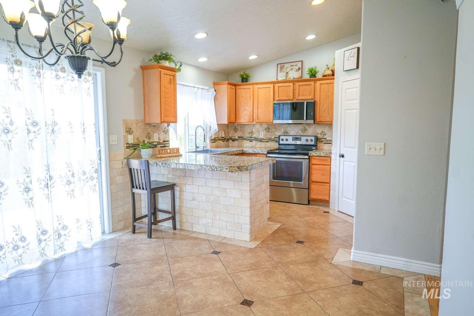 942 W Broadway Ave, Meridian, Idaho 83642, 4 Bedrooms, 3 Bathrooms, Residential For Sale, Price $619,000,MLS 98999979