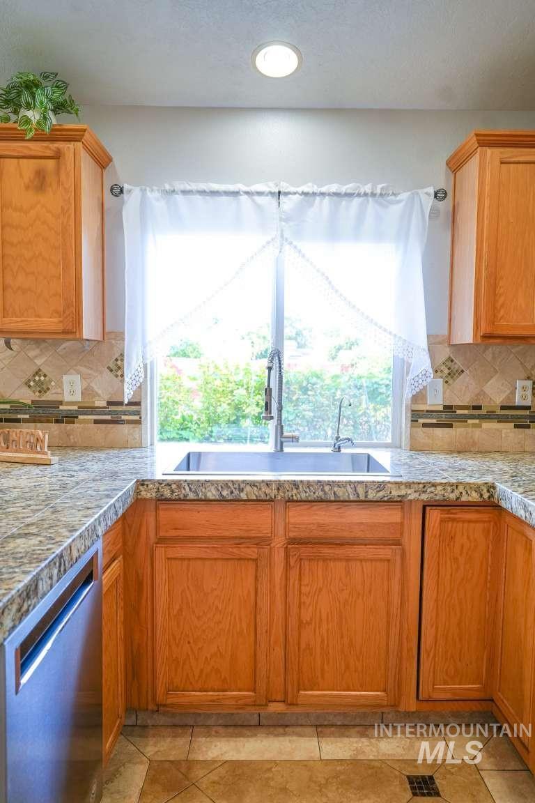 942 W Broadway Ave, Meridian, Idaho 83642, 4 Bedrooms, 3 Bathrooms, Residential For Sale, Price $619,000,MLS 98999979