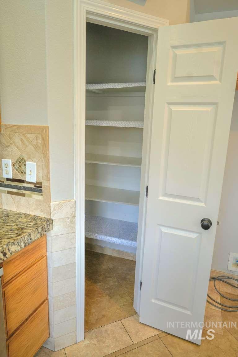 942 W Broadway Ave, Meridian, Idaho 83642, 4 Bedrooms, 3 Bathrooms, Residential For Sale, Price $619,000,MLS 98999979