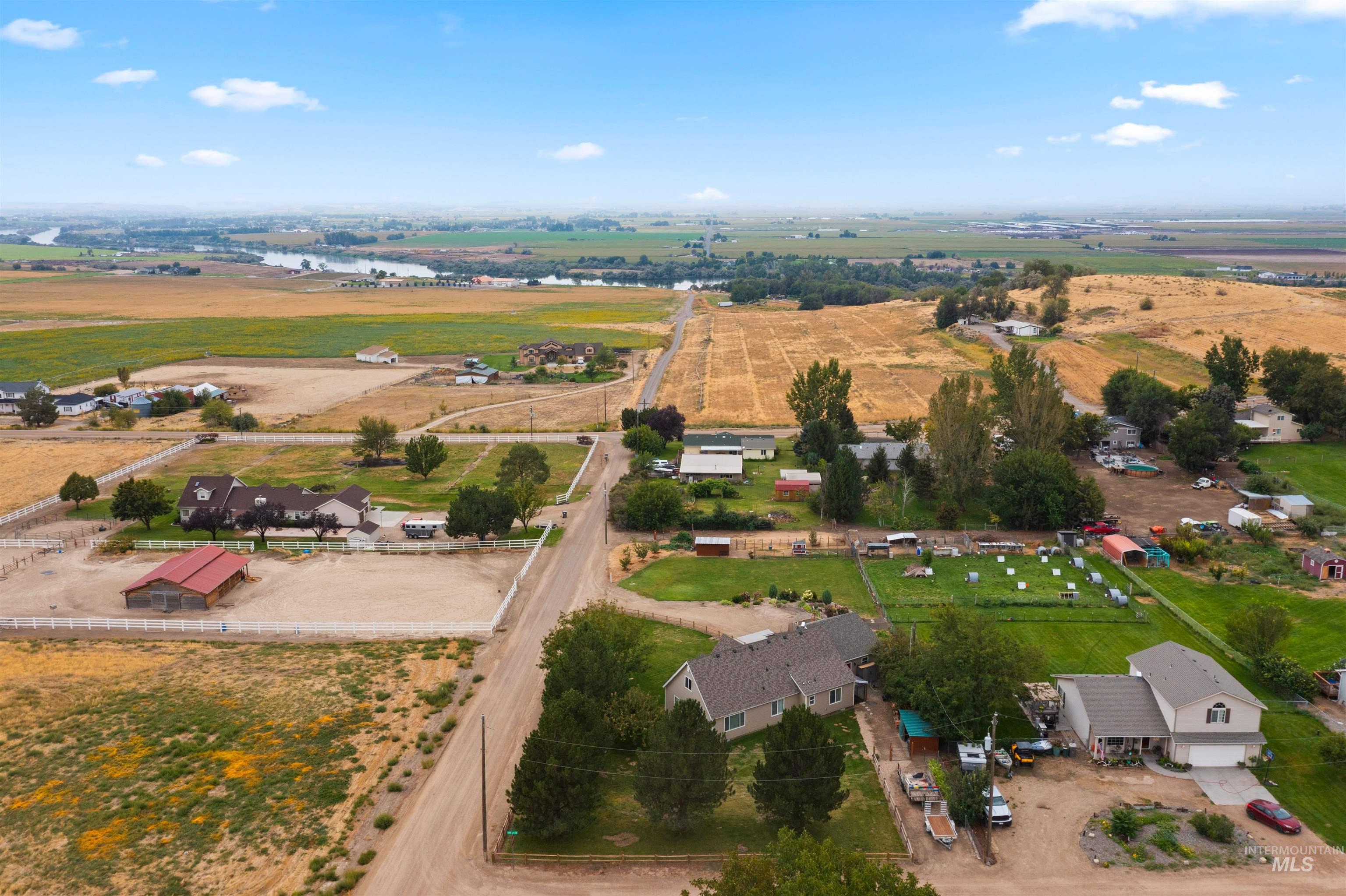 16085 Charleston Dr., Caldwell, Idaho 83607, 3 Bedrooms, 2 Bathrooms, Residential For Sale, Price $599,000,MLS 98999980