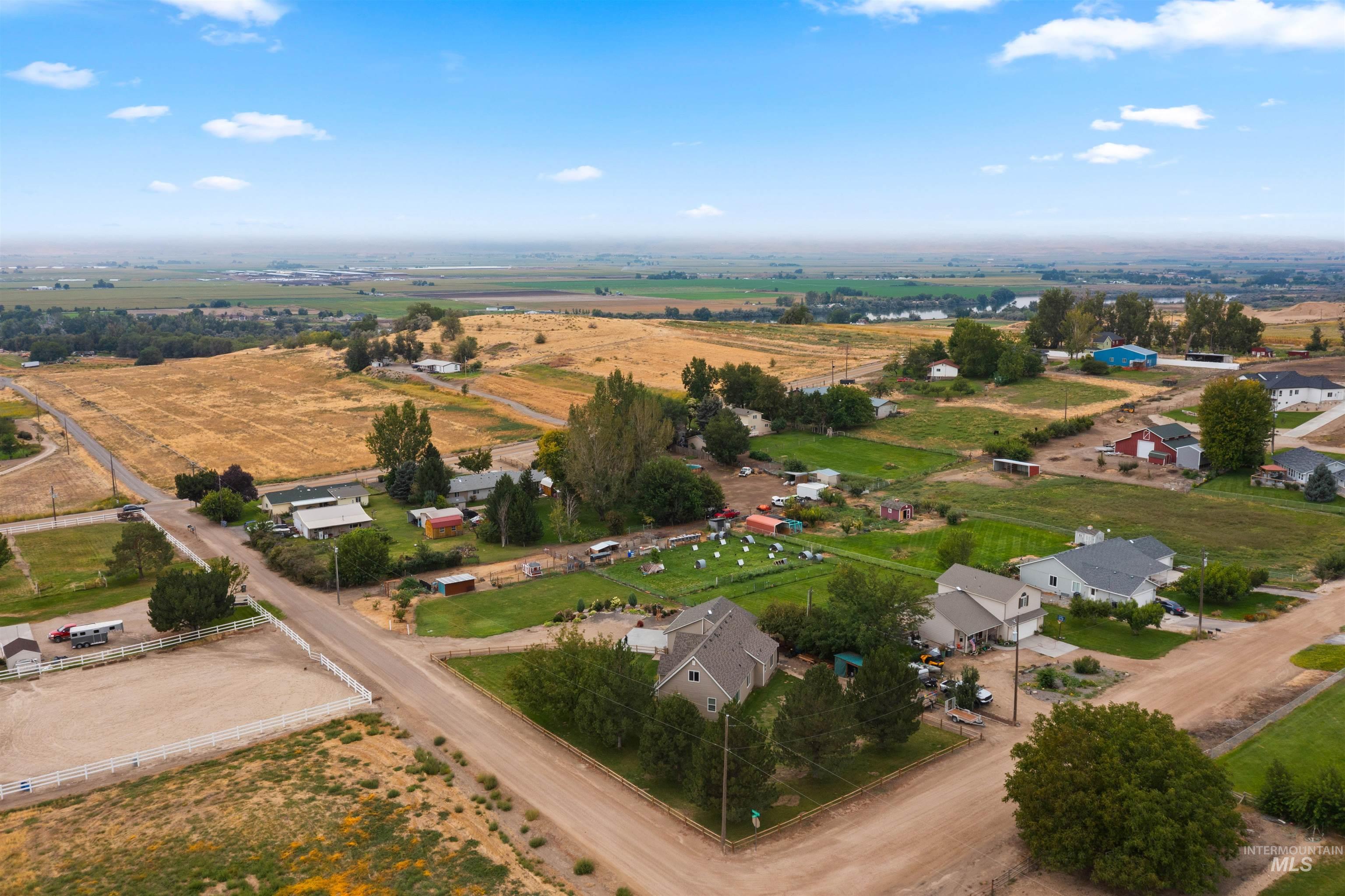 16085 Charleston Dr., Caldwell, Idaho 83607, 3 Bedrooms, 2 Bathrooms, Residential For Sale, Price $599,000,MLS 98999980
