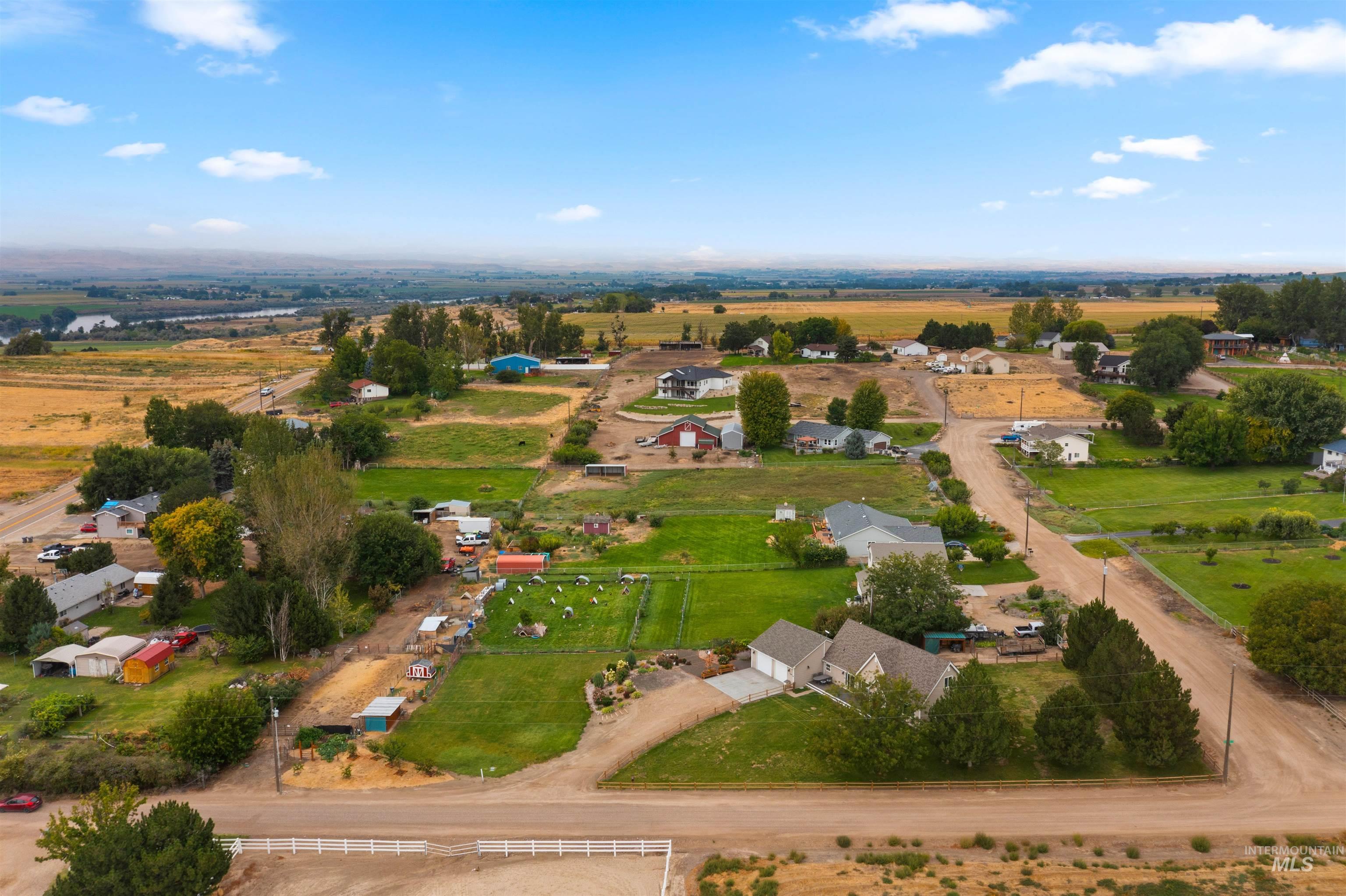 16085 Charleston Dr., Caldwell, Idaho 83607, 3 Bedrooms, 2 Bathrooms, Residential For Sale, Price $599,000,MLS 98999980