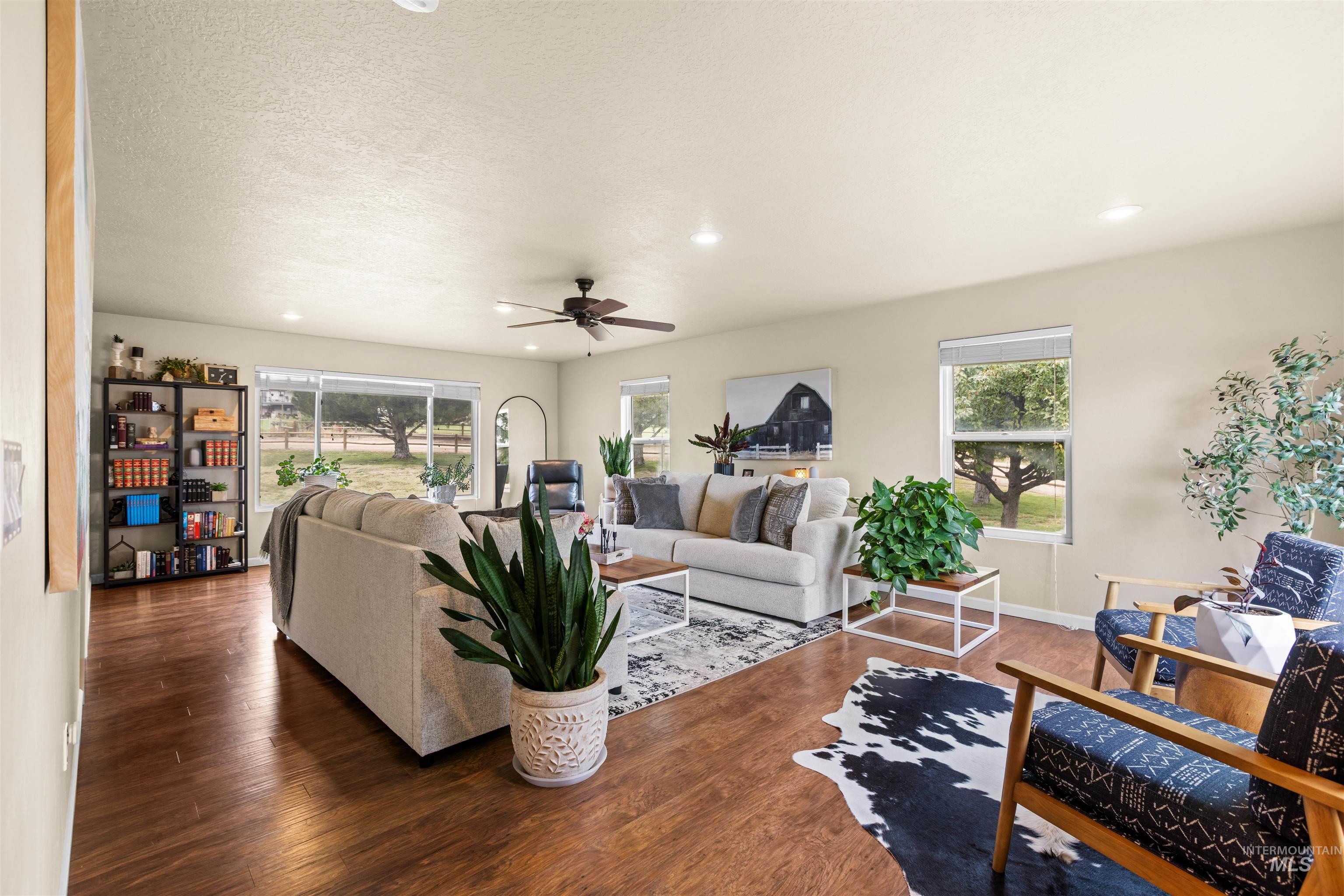 16085 Charleston Dr., Caldwell, Idaho 83607, 3 Bedrooms, 2 Bathrooms, Residential For Sale, Price $599,000,MLS 98999980