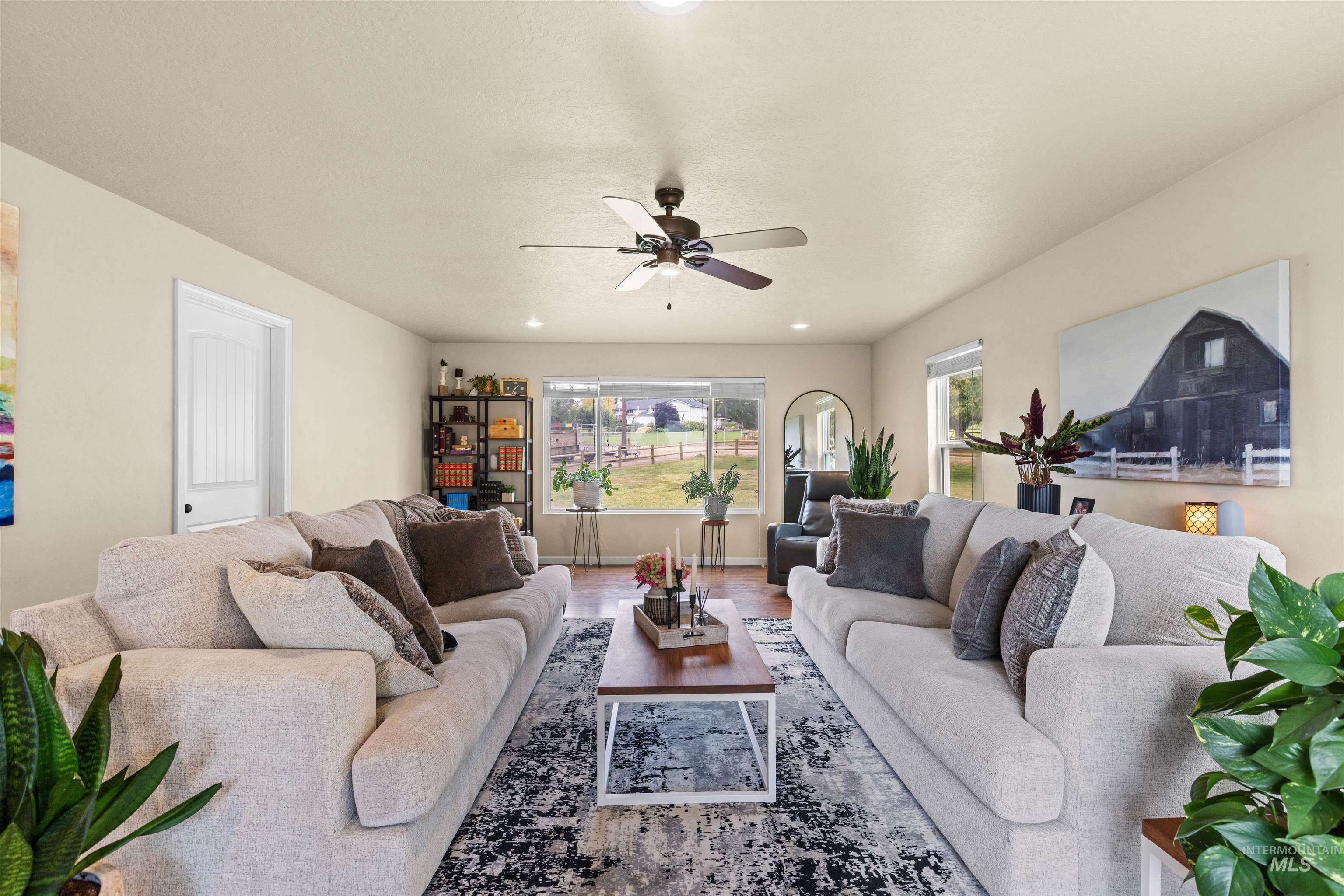 16085 Charleston Dr., Caldwell, Idaho 83607, 3 Bedrooms, 2 Bathrooms, Residential For Sale, Price $599,000,MLS 98999980
