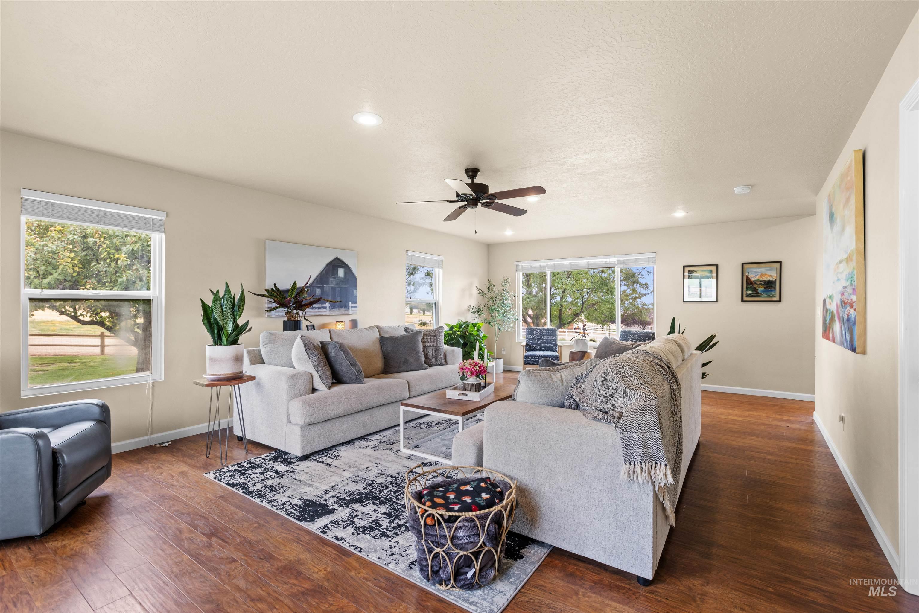 16085 Charleston Dr., Caldwell, Idaho 83607, 3 Bedrooms, 2 Bathrooms, Residential For Sale, Price $599,000,MLS 98999980