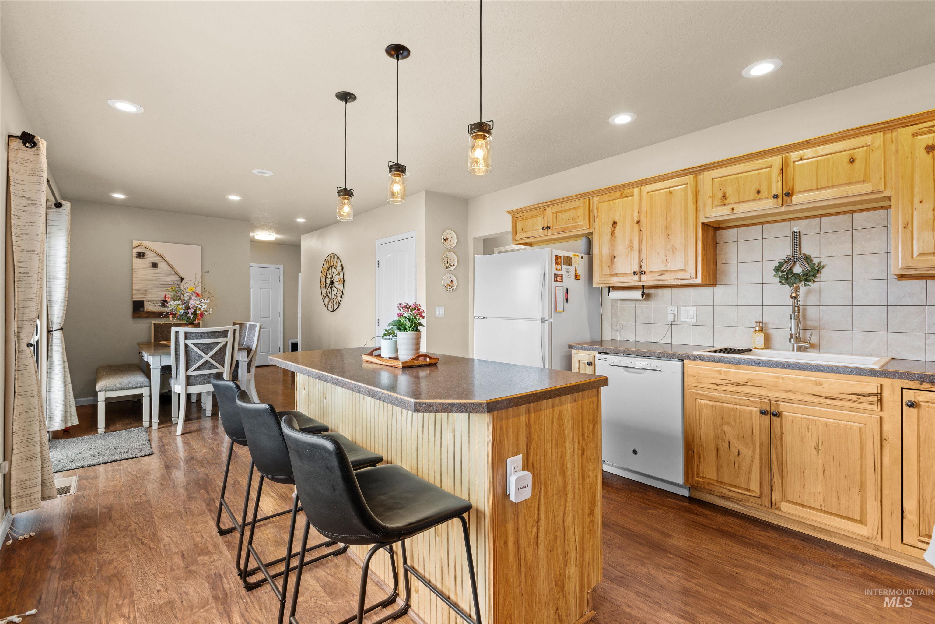 16085 Charleston Dr., Caldwell, Idaho 83607, 3 Bedrooms, 2 Bathrooms, Residential For Sale, Price $599,000,MLS 98999980