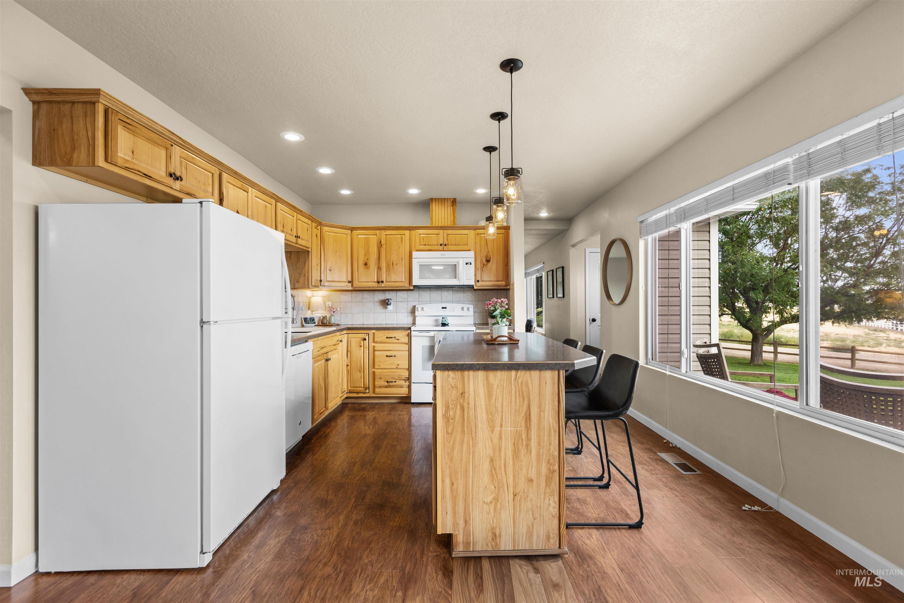 16085 Charleston Dr., Caldwell, Idaho 83607, 3 Bedrooms, 2 Bathrooms, Residential For Sale, Price $599,000,MLS 98999980