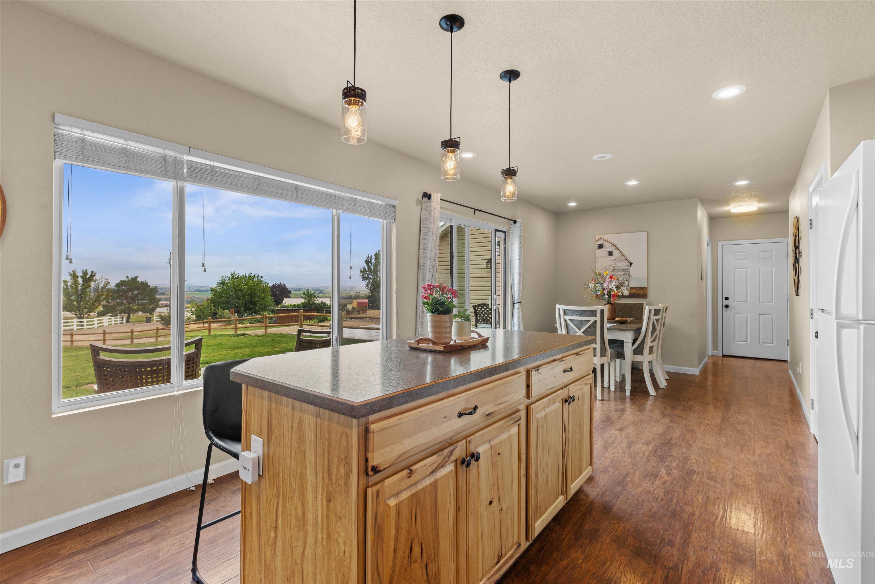 16085 Charleston Dr., Caldwell, Idaho 83607, 3 Bedrooms, 2 Bathrooms, Residential For Sale, Price $599,000,MLS 98999980