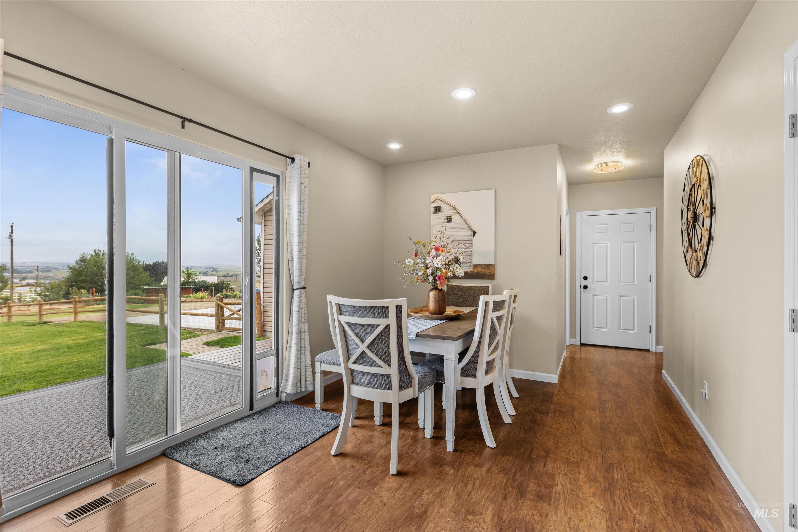 16085 Charleston Dr., Caldwell, Idaho 83607, 3 Bedrooms, 2 Bathrooms, Residential For Sale, Price $599,000,MLS 98999980