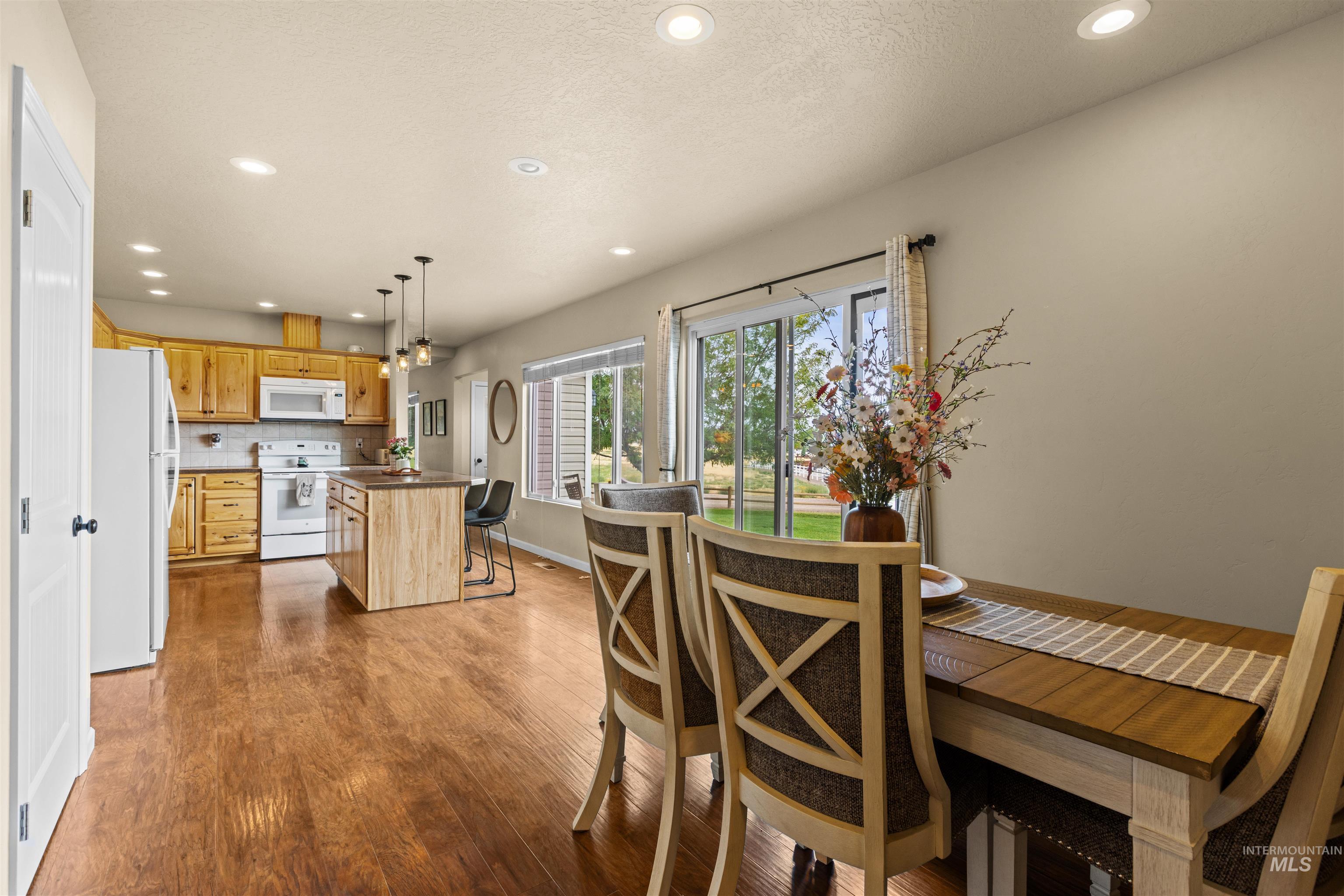 16085 Charleston Dr., Caldwell, Idaho 83607, 3 Bedrooms, 2 Bathrooms, Residential For Sale, Price $599,000,MLS 98999980