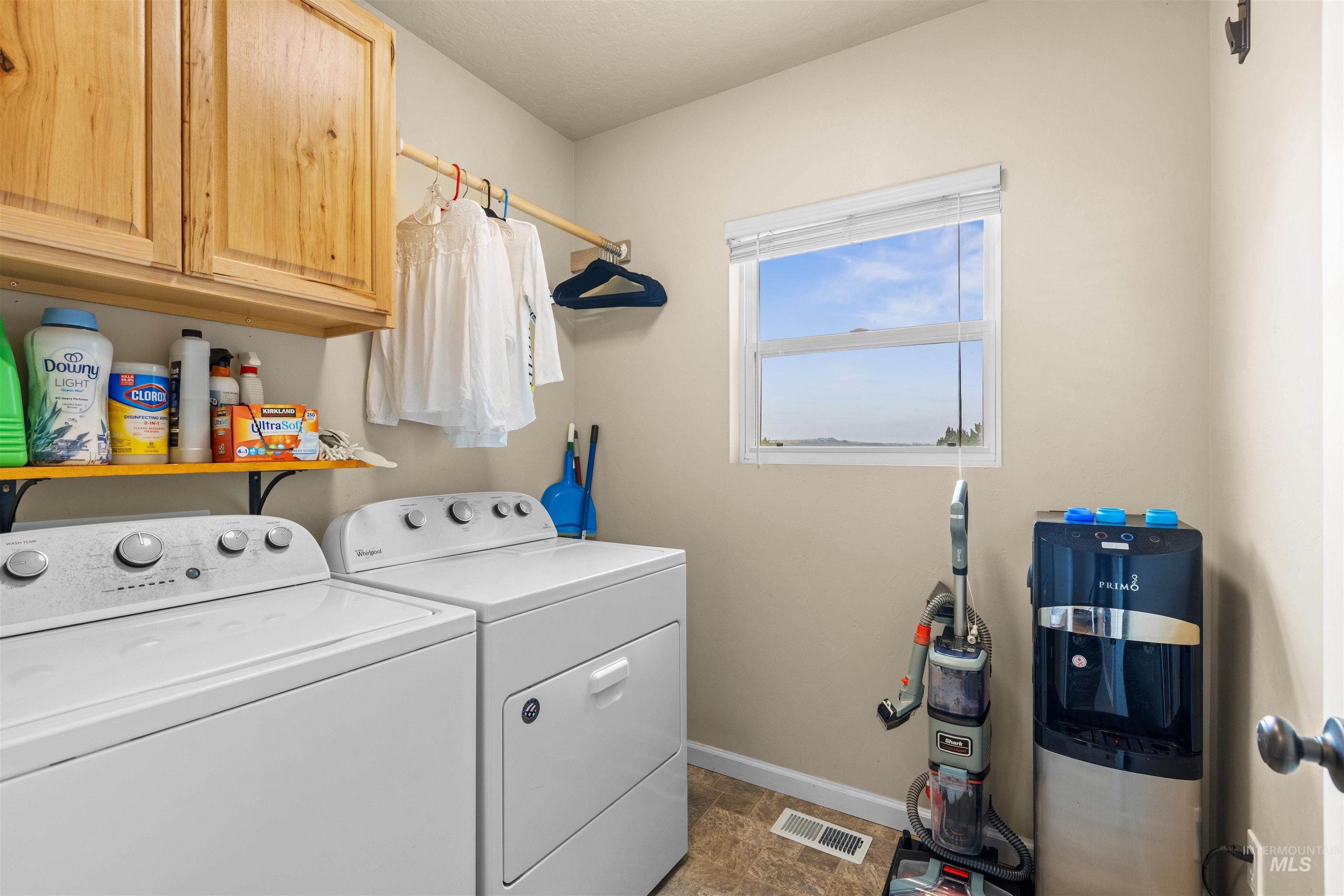16085 Charleston Dr., Caldwell, Idaho 83607, 3 Bedrooms, 2 Bathrooms, Residential For Sale, Price $599,000,MLS 98999980