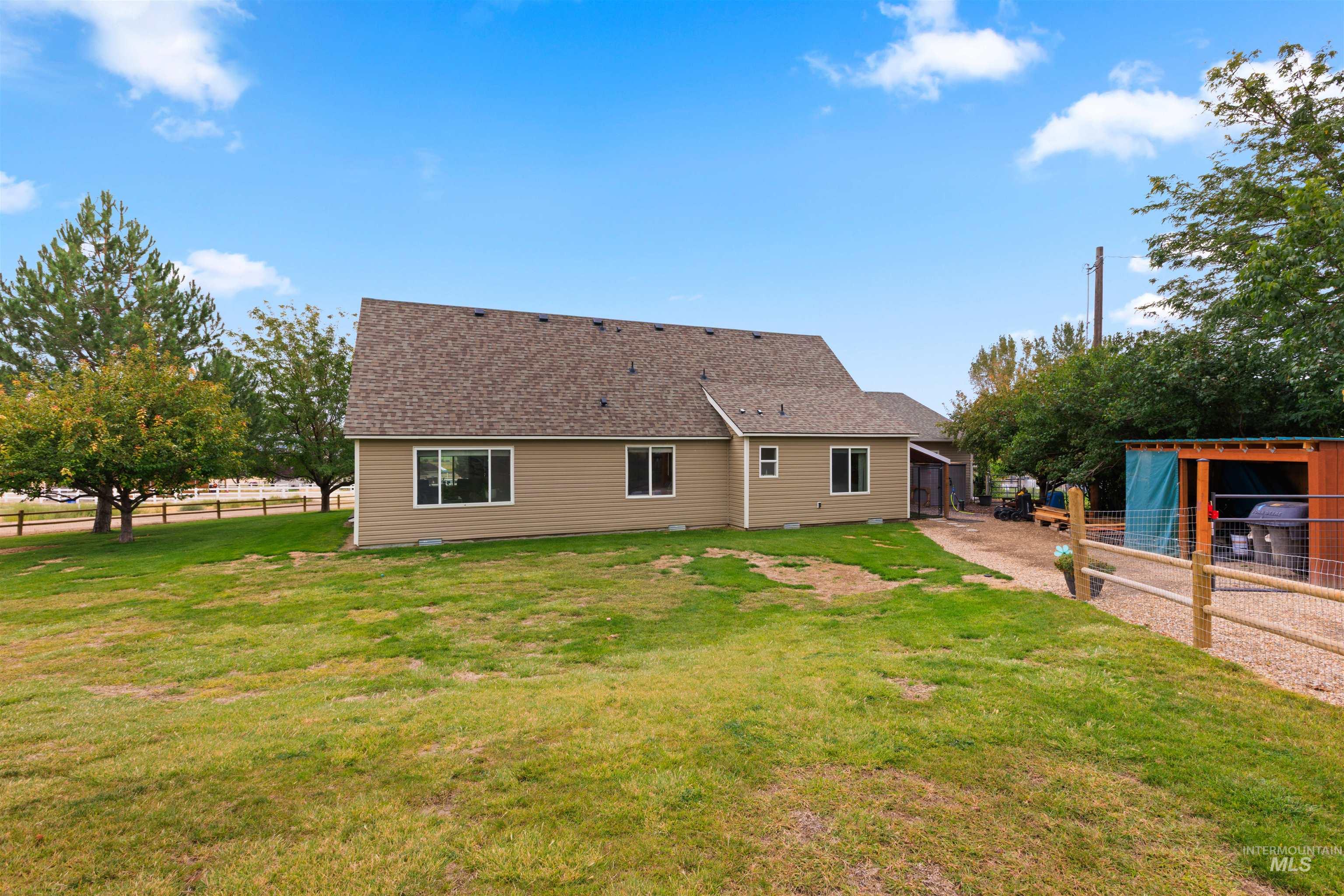 16085 Charleston Dr., Caldwell, Idaho 83607, 3 Bedrooms, 2 Bathrooms, Residential For Sale, Price $599,000,MLS 98999980