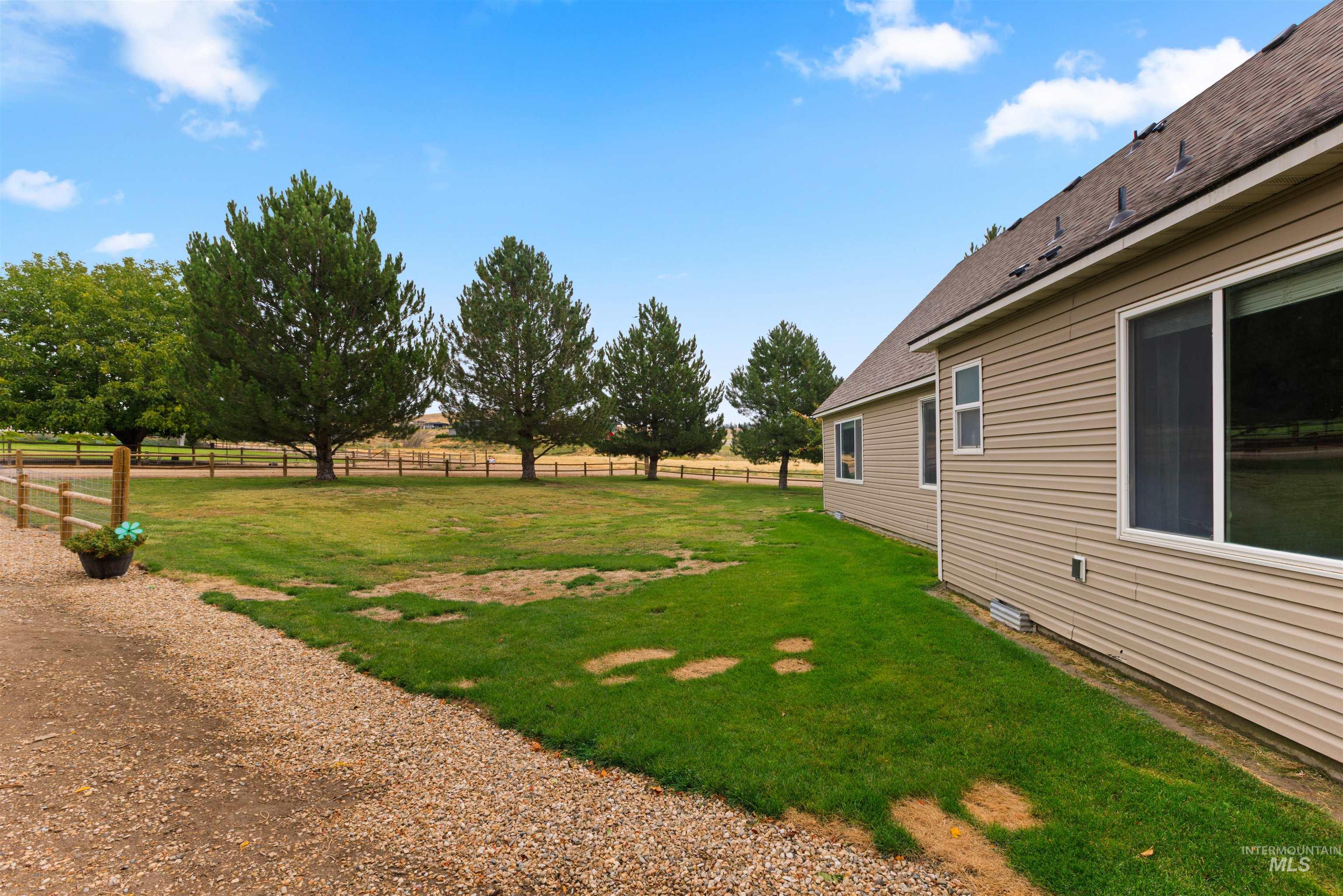 16085 Charleston Dr., Caldwell, Idaho 83607, 3 Bedrooms, 2 Bathrooms, Residential For Sale, Price $599,000,MLS 98999980