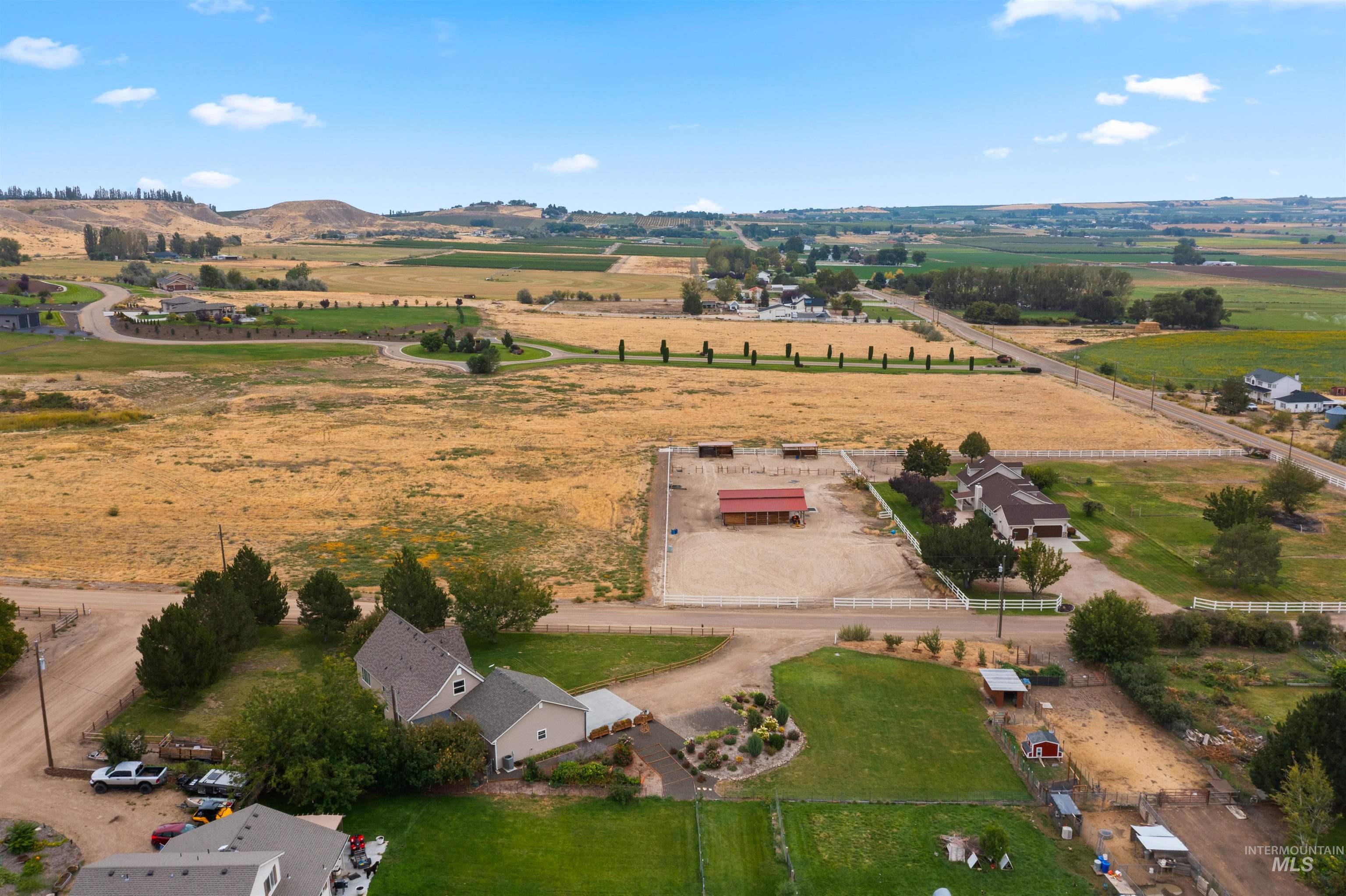 16085 Charleston Dr., Caldwell, Idaho 83607, 3 Bedrooms, 2 Bathrooms, Residential For Sale, Price $599,000,MLS 98999980