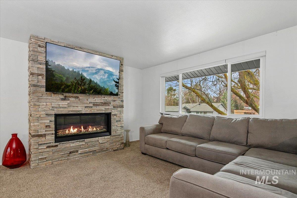 1184 Downing Dr, Eagle, Idaho 83616, 3 Bedrooms, 2.5 Bathrooms, Residential For Sale, Price $749,900,MLS 98999989