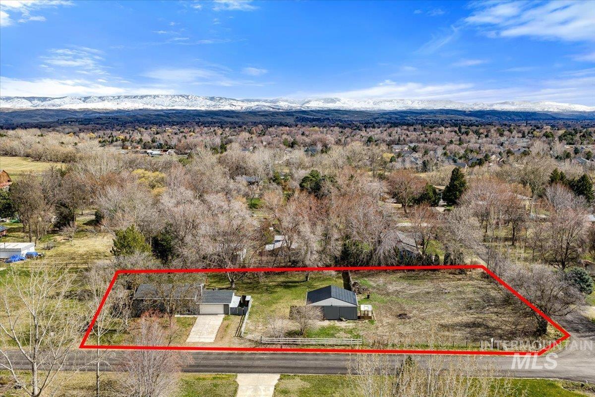 1184 Downing Dr, Eagle, Idaho 83616, 3 Bedrooms, 2.5 Bathrooms, Residential For Sale, Price $749,900,MLS 98999989
