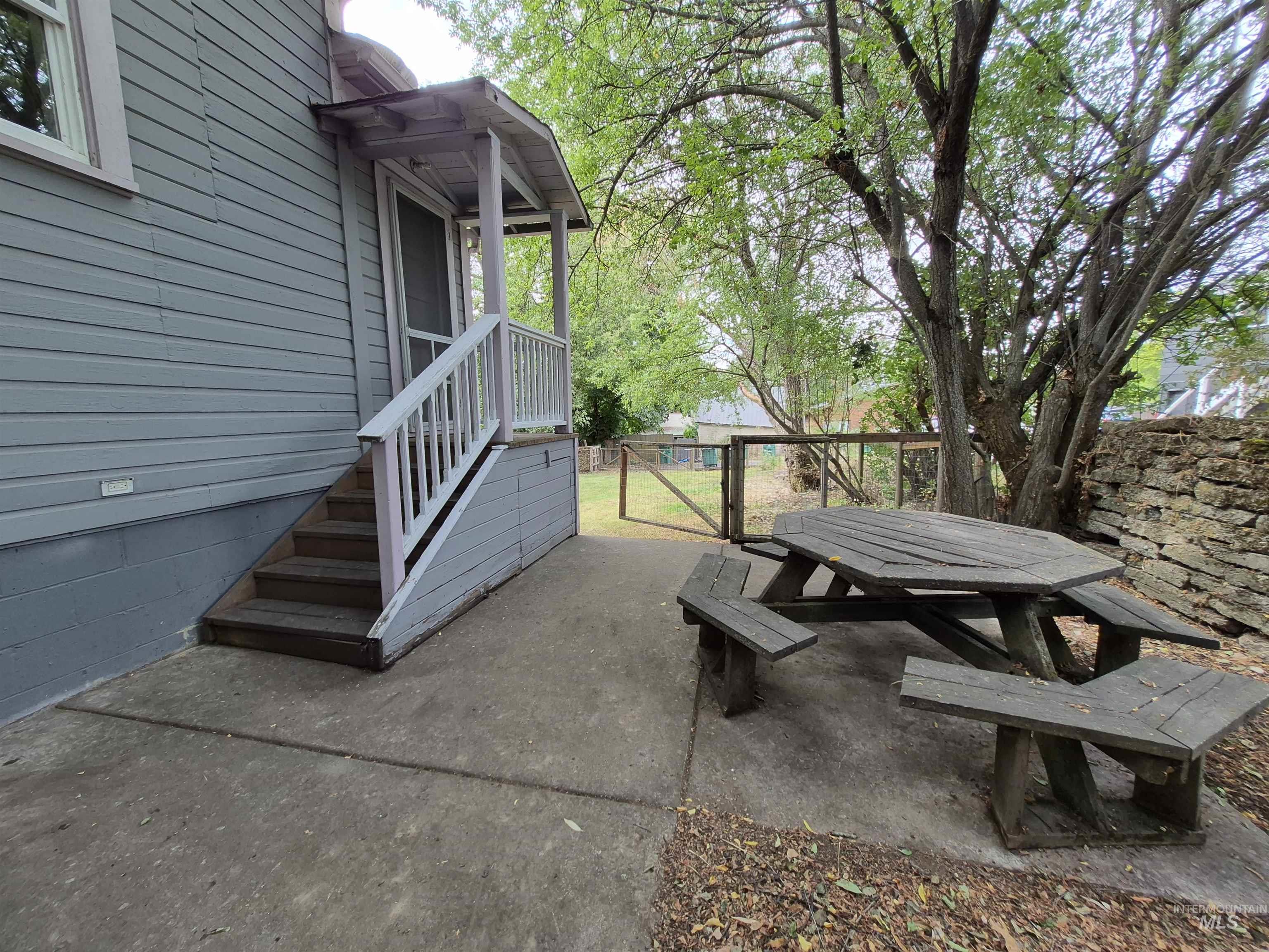1013 Logan, Moscow, Idaho 83843, 2 Bedrooms, 1 Bathroom, Residential For Sale, Price $369,000,MLS 98999997