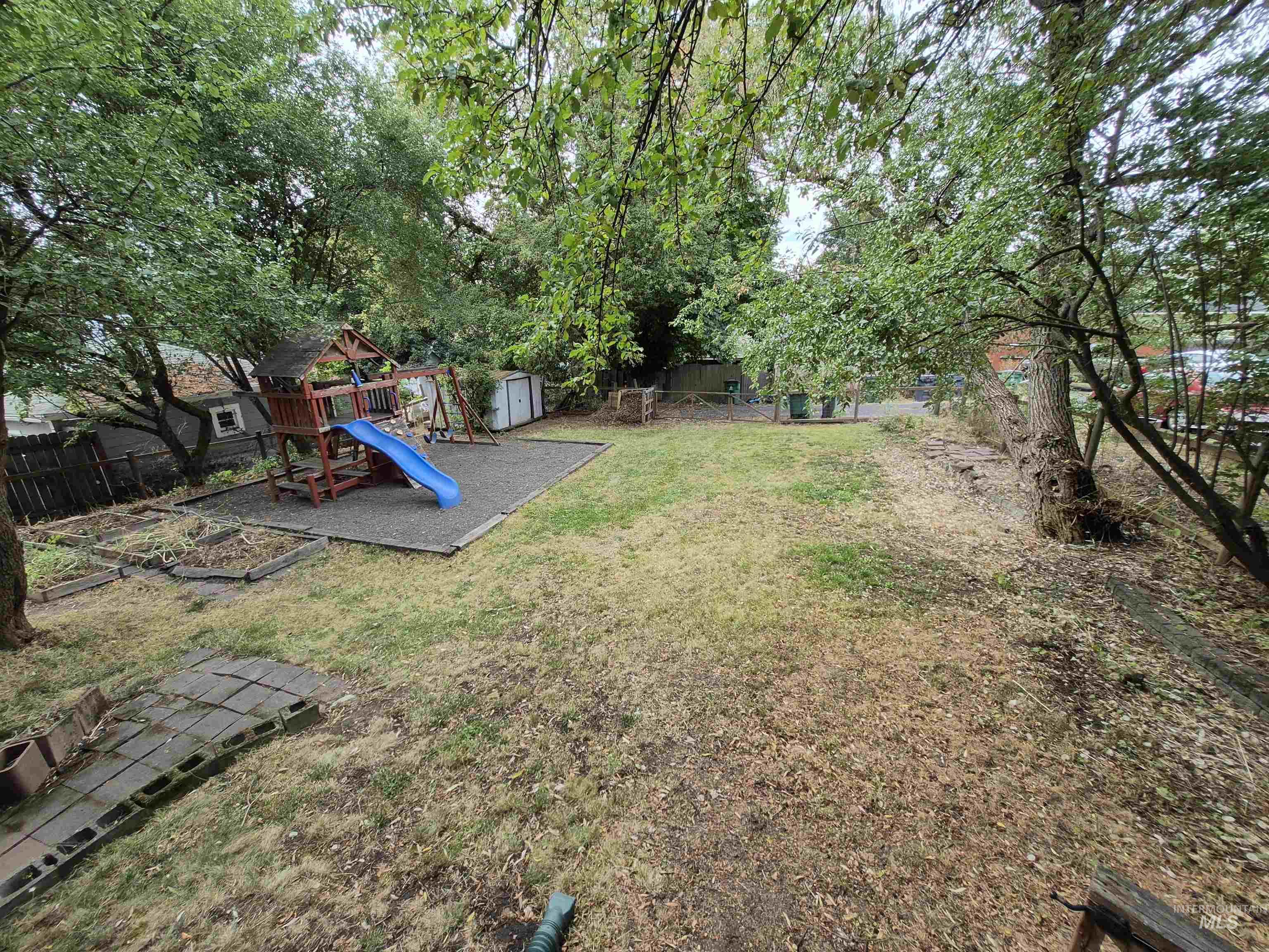 1013 Logan, Moscow, Idaho 83843, 2 Bedrooms, 1 Bathroom, Residential For Sale, Price $369,000,MLS 98999997