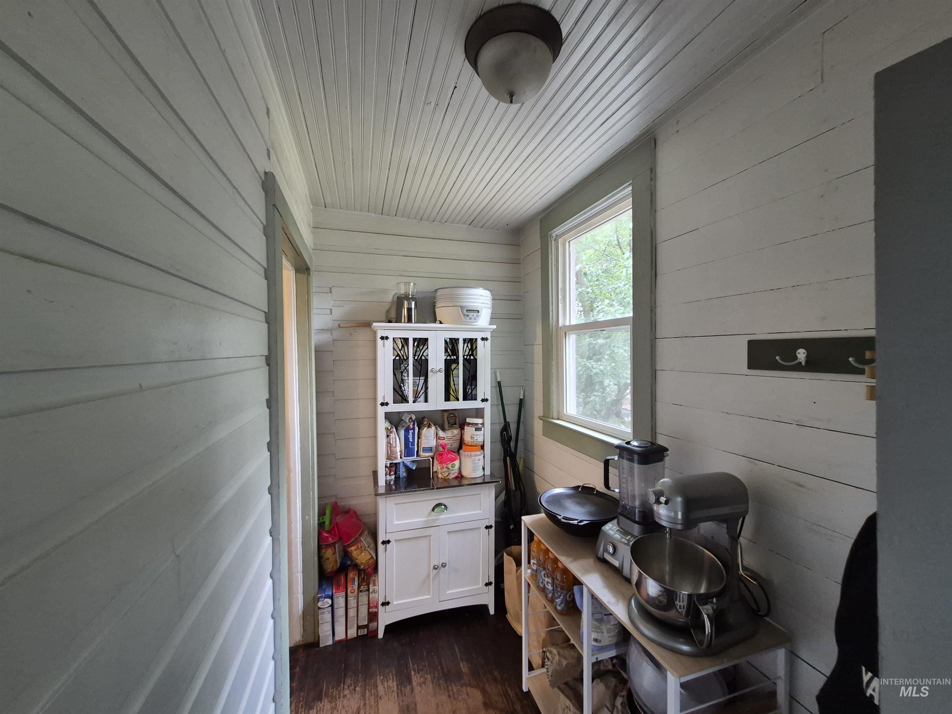 1013 Logan, Moscow, Idaho 83843, 2 Bedrooms, 1 Bathroom, Residential For Sale, Price $369,000,MLS 98999997