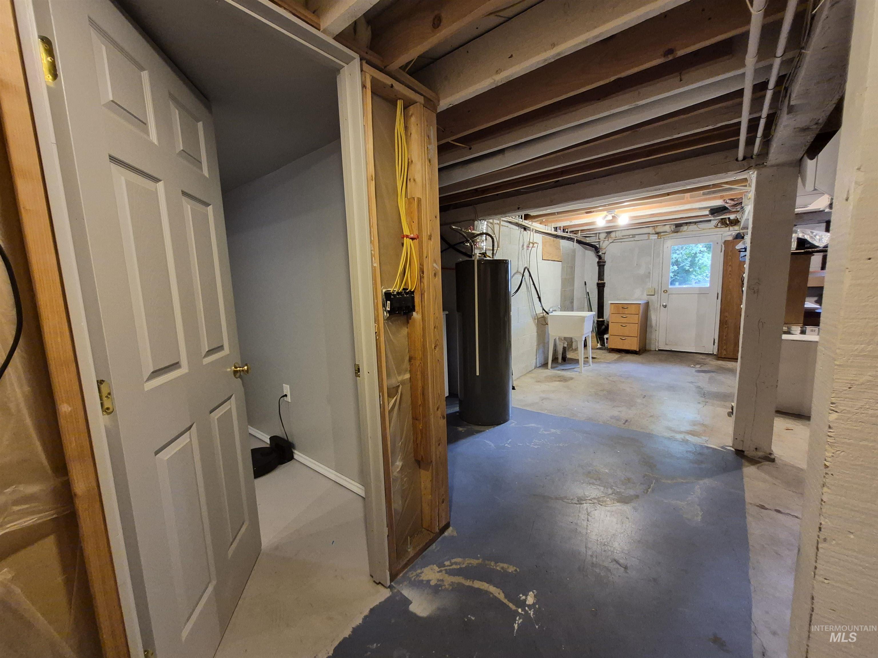 1013 Logan, Moscow, Idaho 83843, 2 Bedrooms, 1 Bathroom, Residential For Sale, Price $369,000,MLS 98999997
