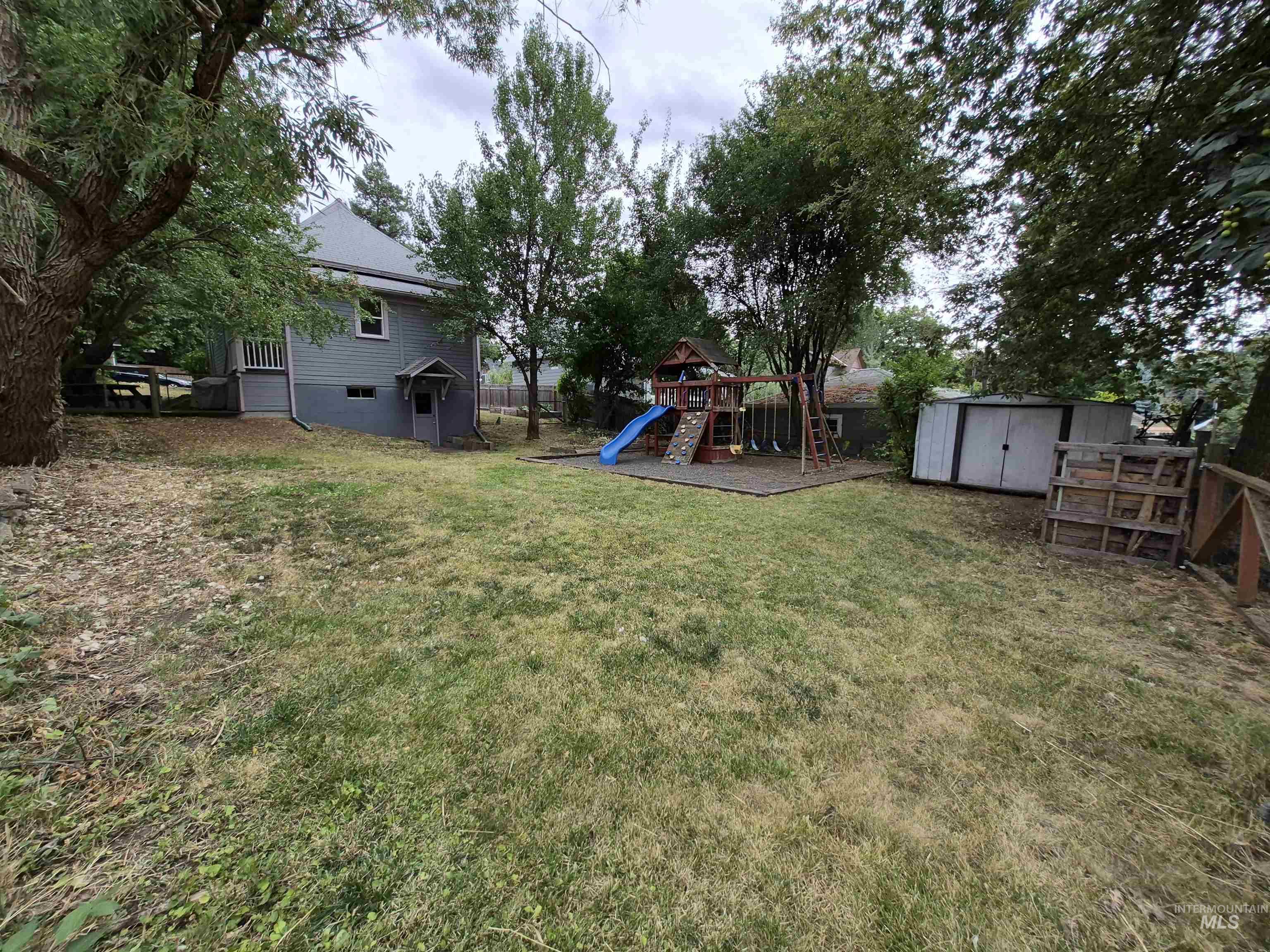 1013 Logan, Moscow, Idaho 83843, 2 Bedrooms, 1 Bathroom, Residential For Sale, Price $369,000,MLS 98999997