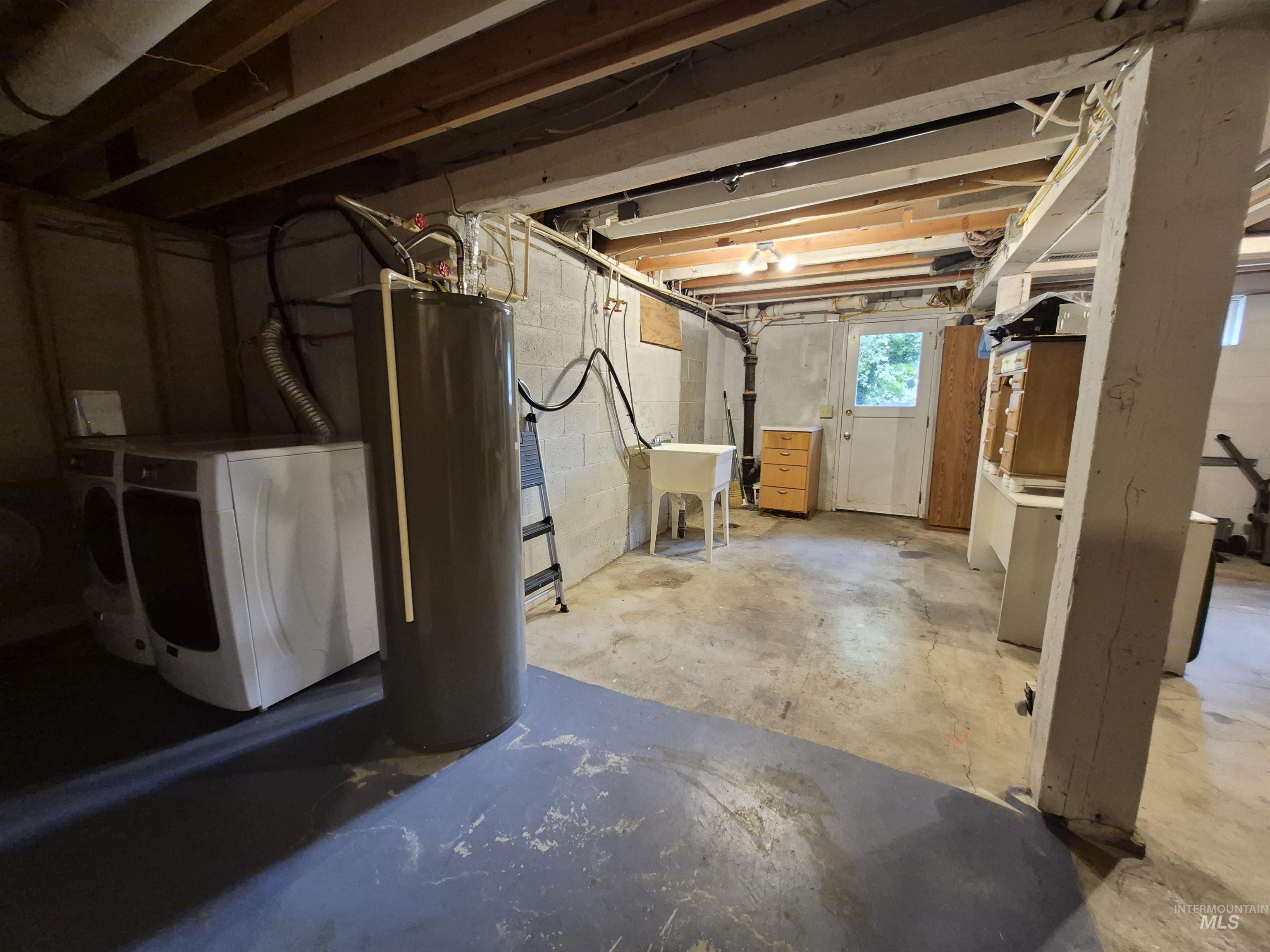 1013 Logan, Moscow, Idaho 83843, 2 Bedrooms, 1 Bathroom, Residential For Sale, Price $369,000,MLS 98999997