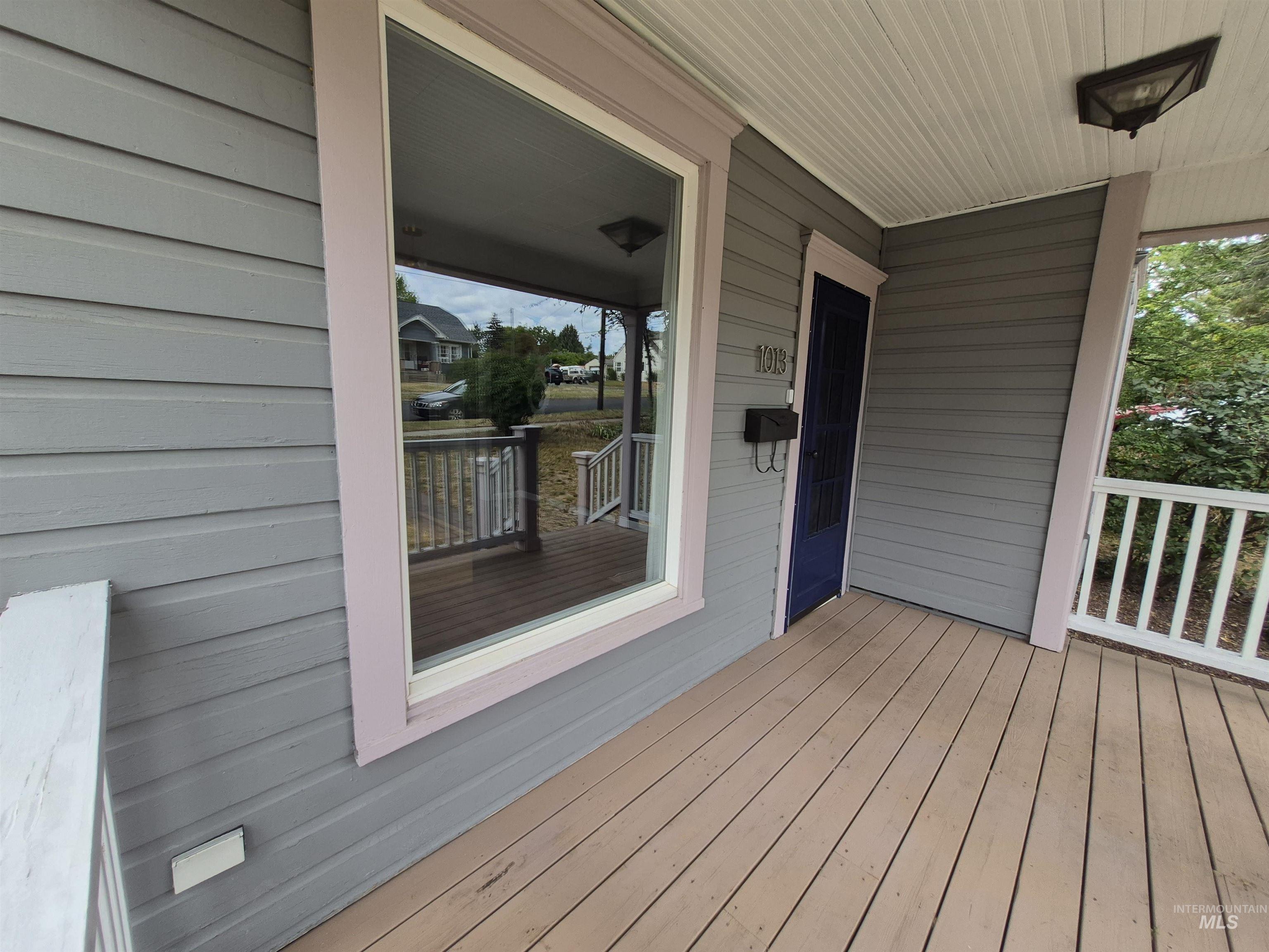 1013 Logan, Moscow, Idaho 83843, 2 Bedrooms, 1 Bathroom, Residential For Sale, Price $369,000,MLS 98999997